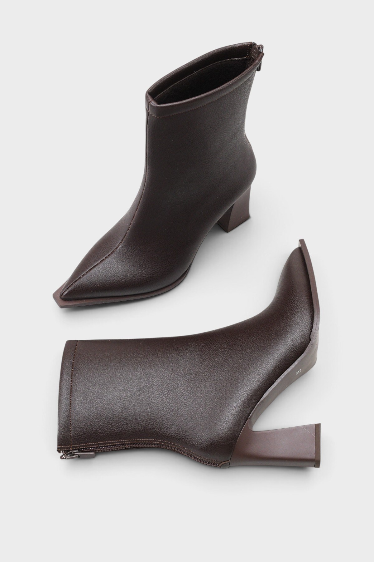 Capone Lizzie Pointed Toe Block Heel Back Zip Elegant Women  Ankle Boot