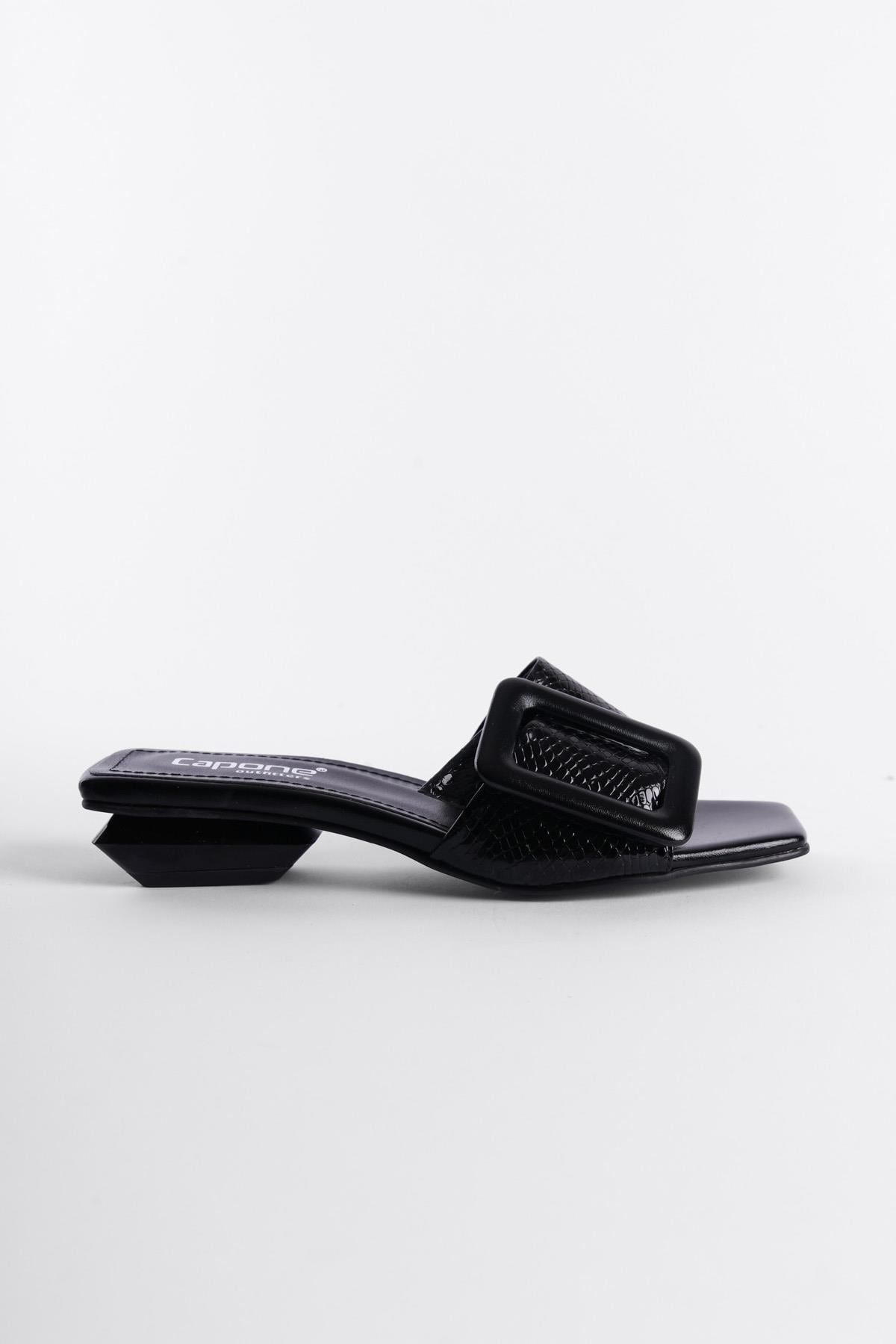 Capone Low Heel Buckle Accessory Patent Leather Croco Woman Sandals