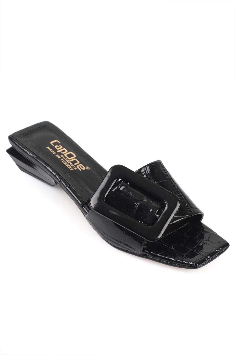 Capone Low Heel Buckle Accessory Patent Leather Croco Woman Sandals