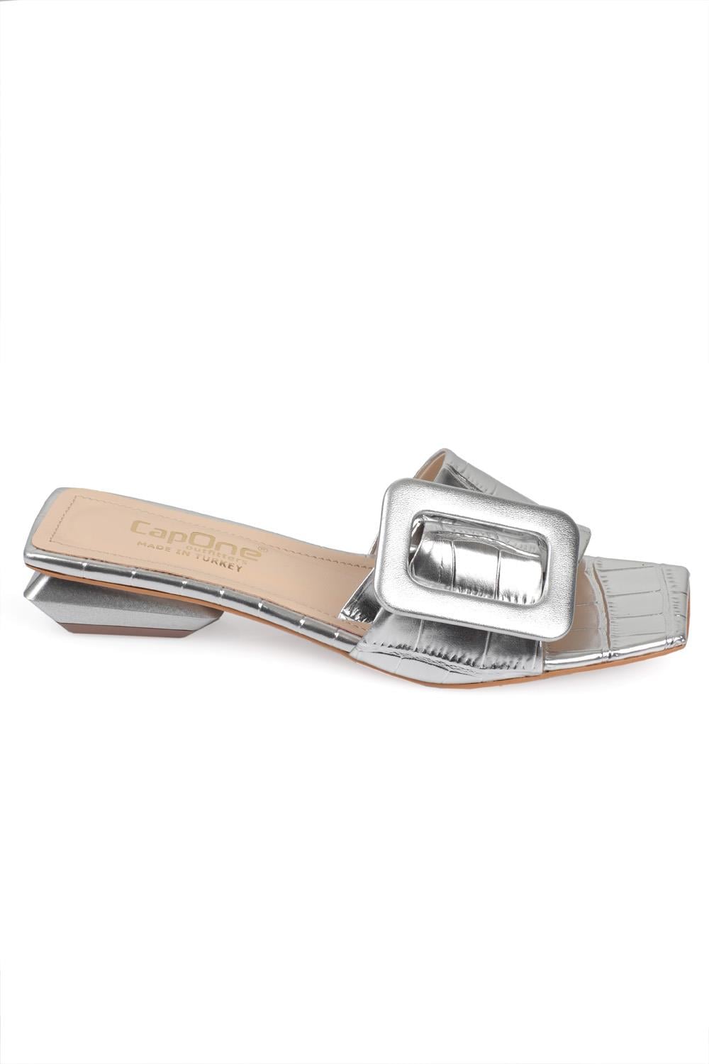 Capone Low Heel Buckle Accessory Patent Leather Croco Woman Sandals