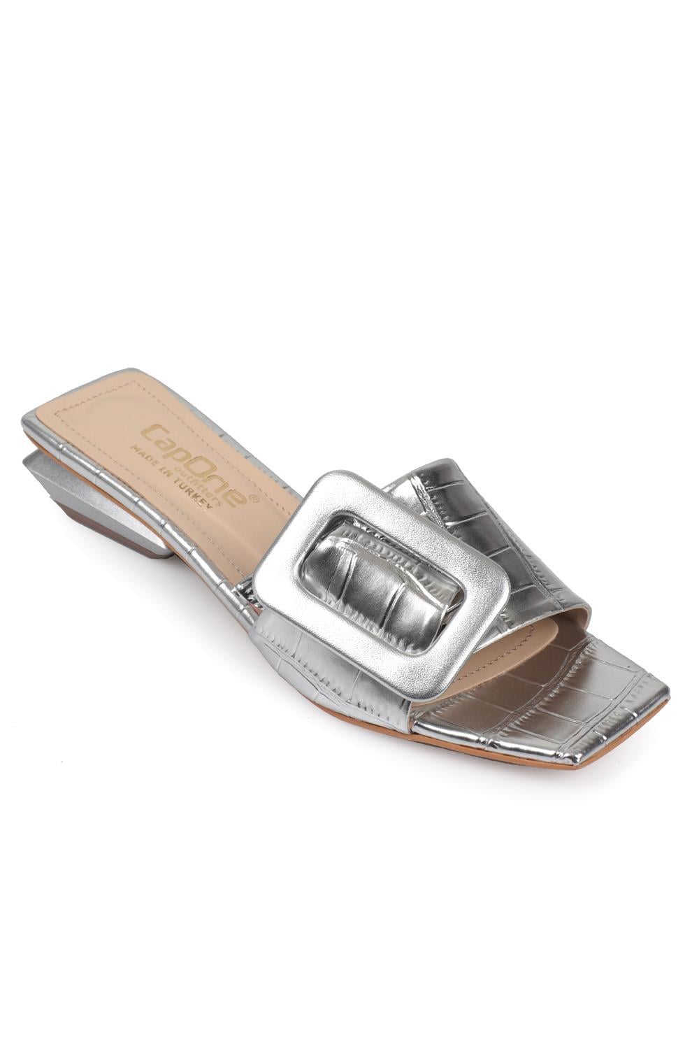 Capone Low Heel Buckle Accessory Patent Leather Croco Woman Sandals