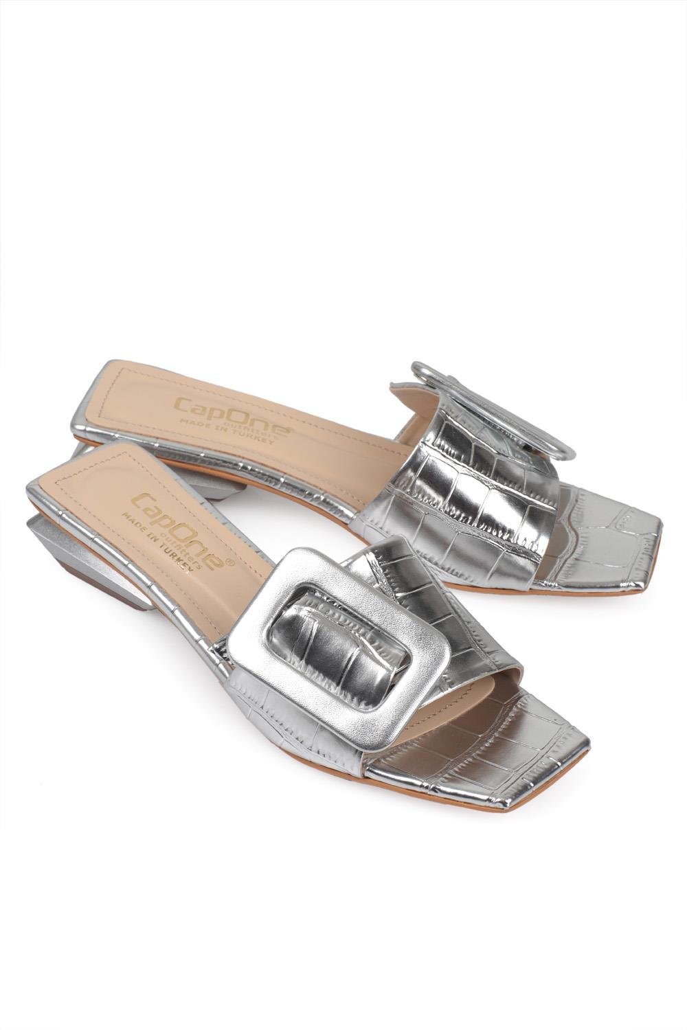 Capone Low Heel Buckle Accessory Patent Leather Croco Woman Sandals