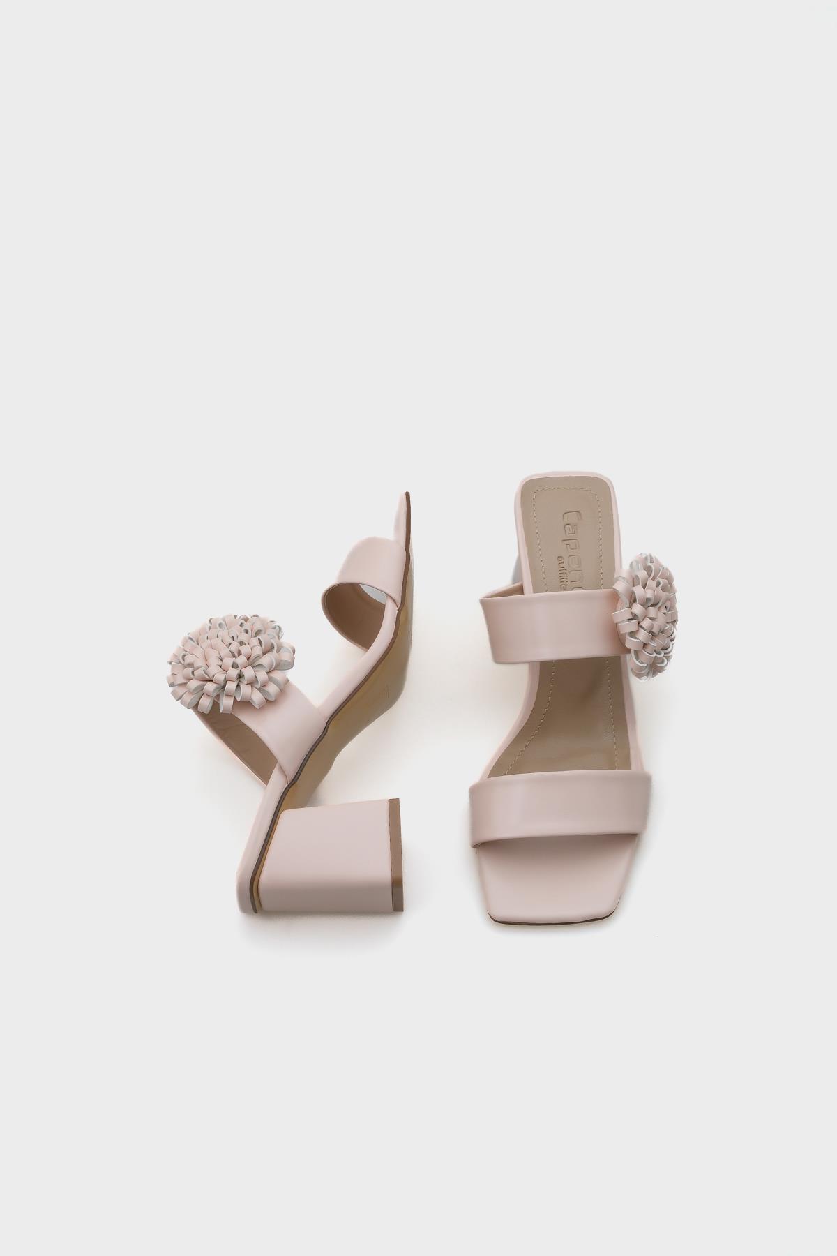 Capone Medium Heel Blunt Toe Floral Women Beige Sandal