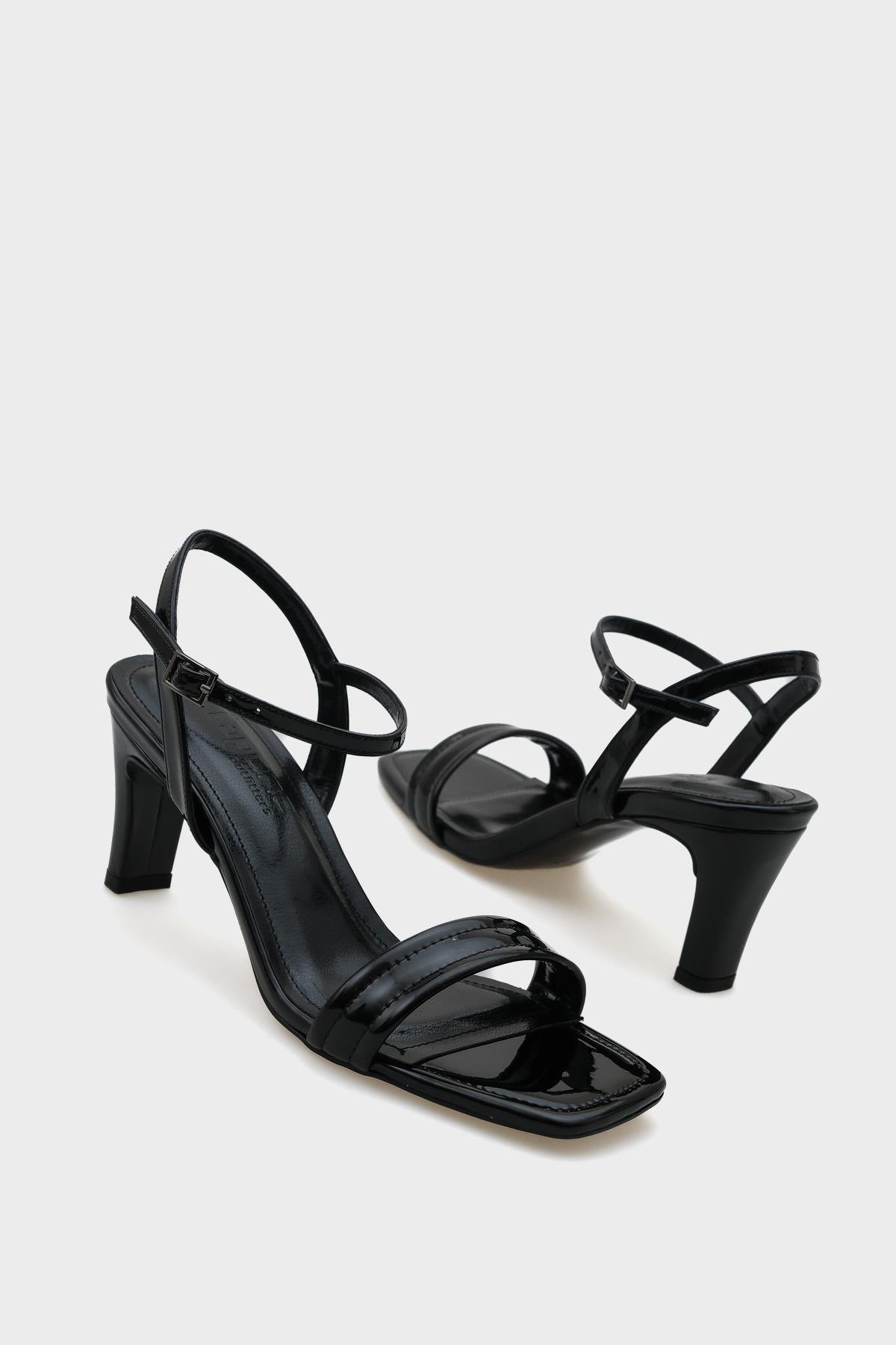 Capone Medium Heeled Single Strap Ankle Strap Women Patent Black Sandals