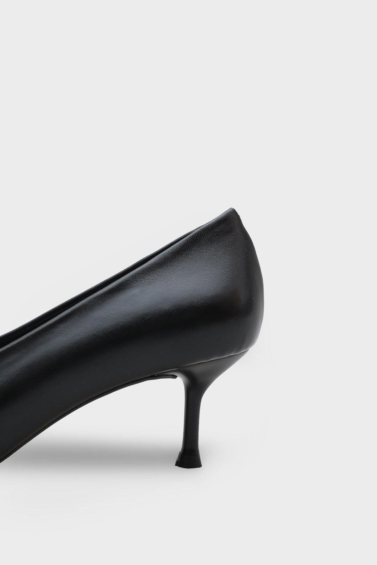 Capone Merle Pointed Toe Genuine Leather Lined Stiletto