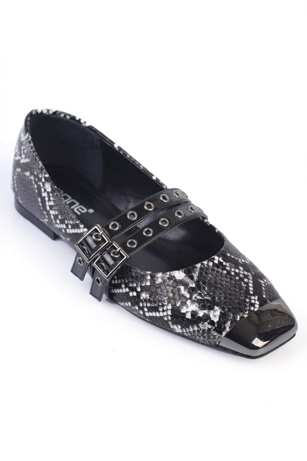 Capone Metal Flat Toe Crystal Embellished Women Black Ballerinas