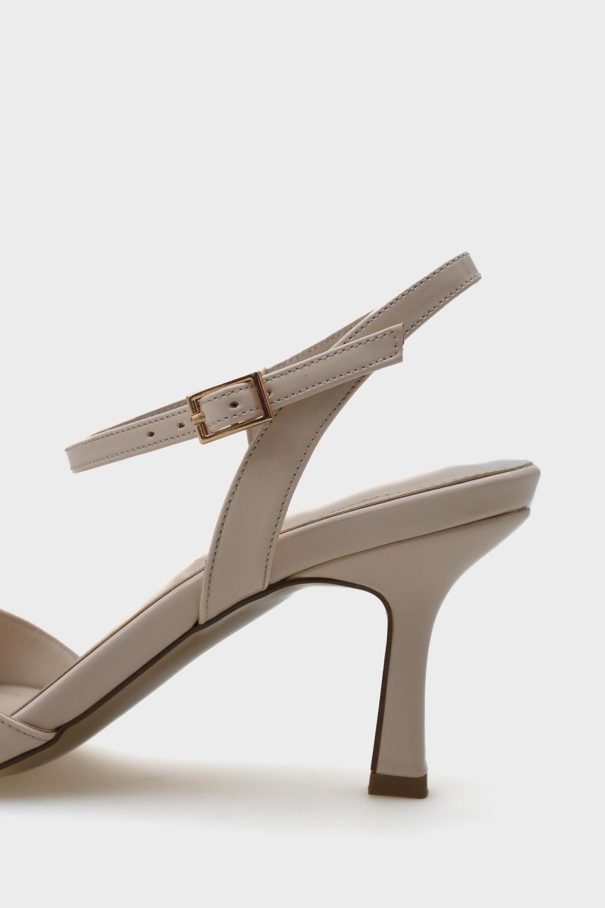 Capone Mid Heel Ankle Strap Buckled Women Patent Ecru Sandals