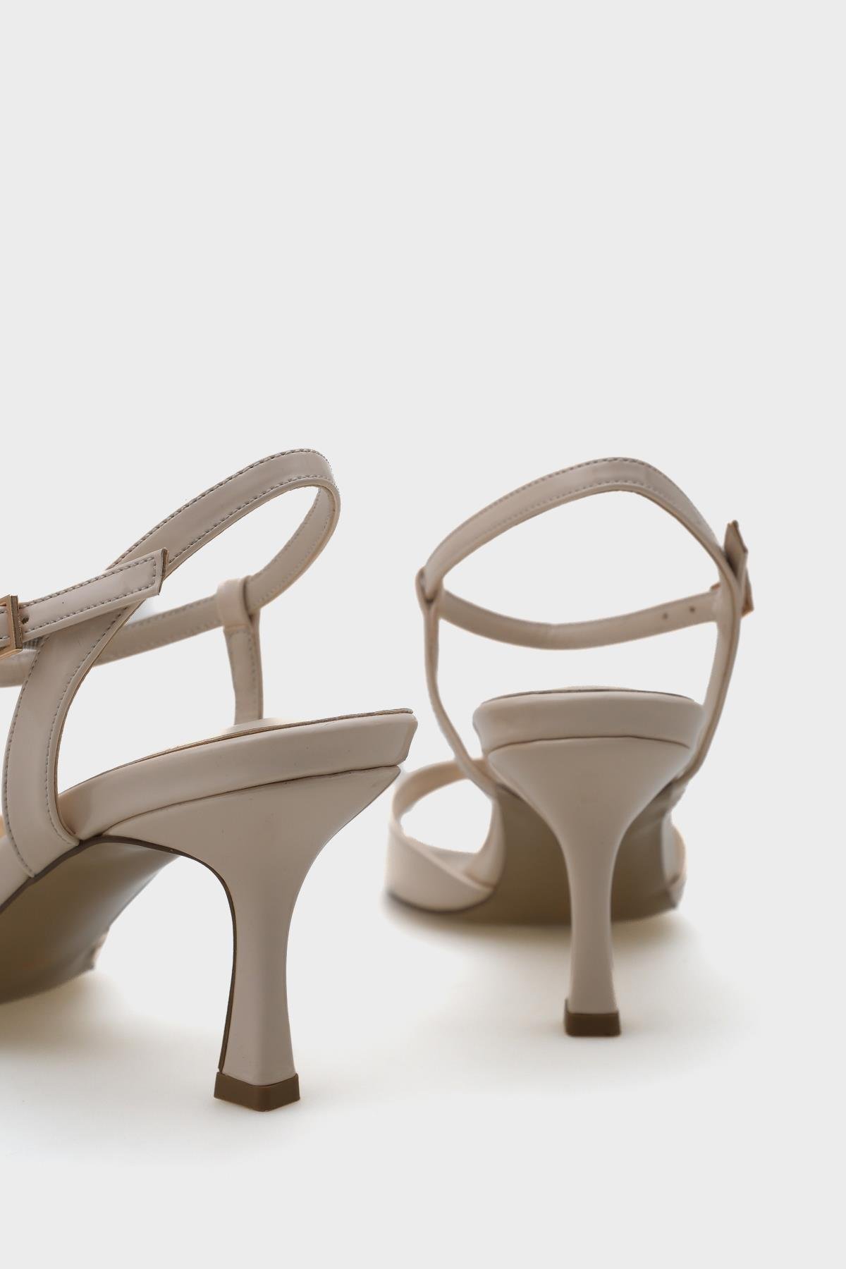 Capone Mid Heel Ankle Strap Buckled Women Patent Ecru Sandals