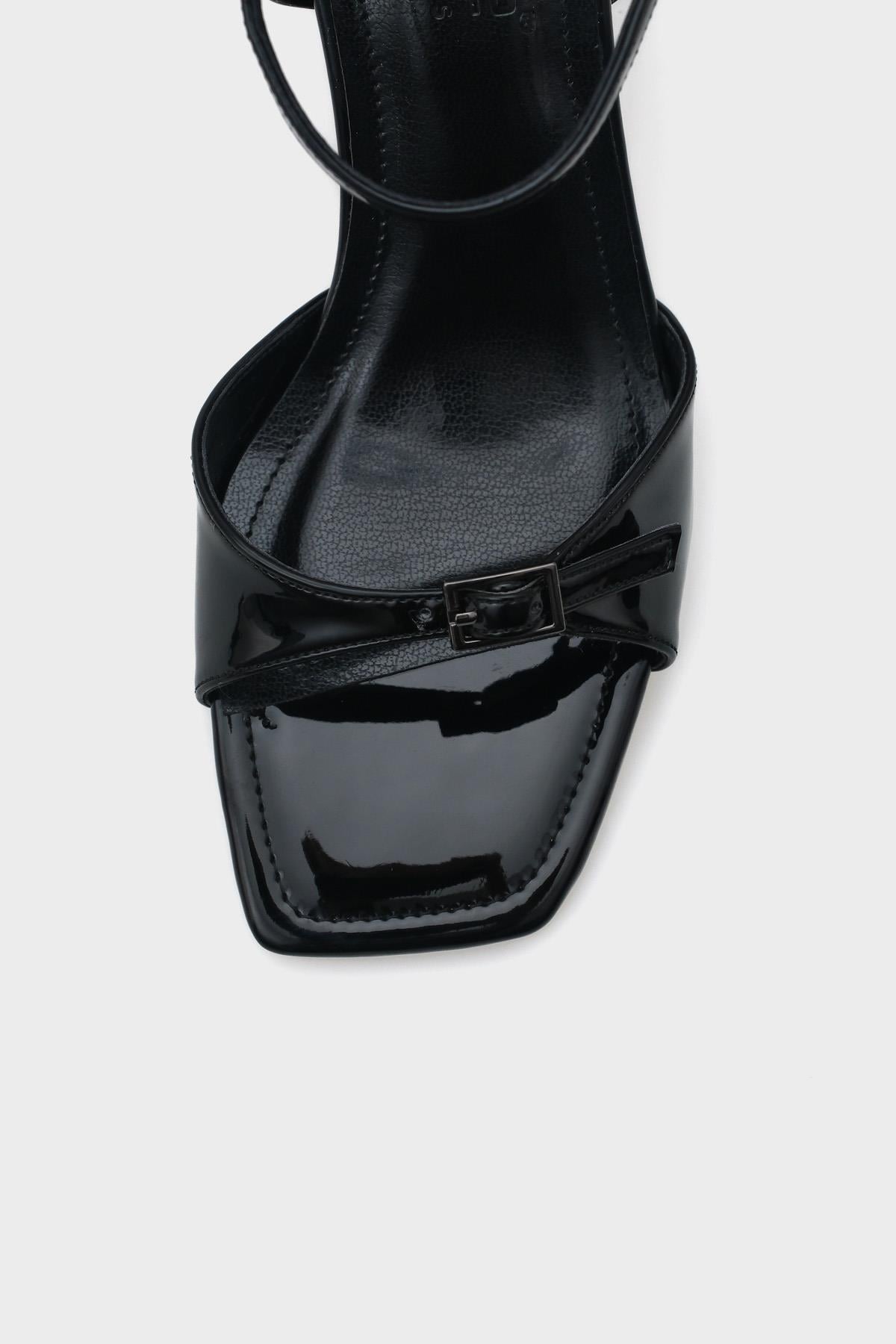 Capone Mid Heel Ankle Strap Buckled Women Patent Black Sandals