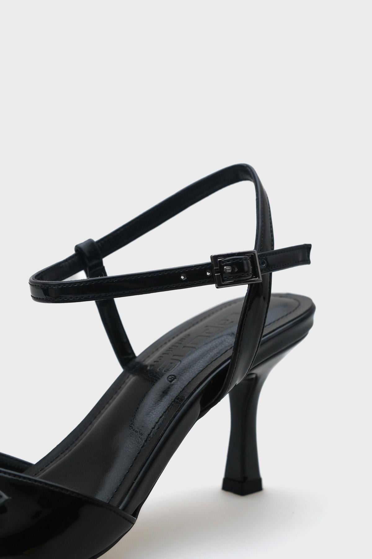 Capone Mid Heel Ankle Strap Buckled Women Patent Black Sandals