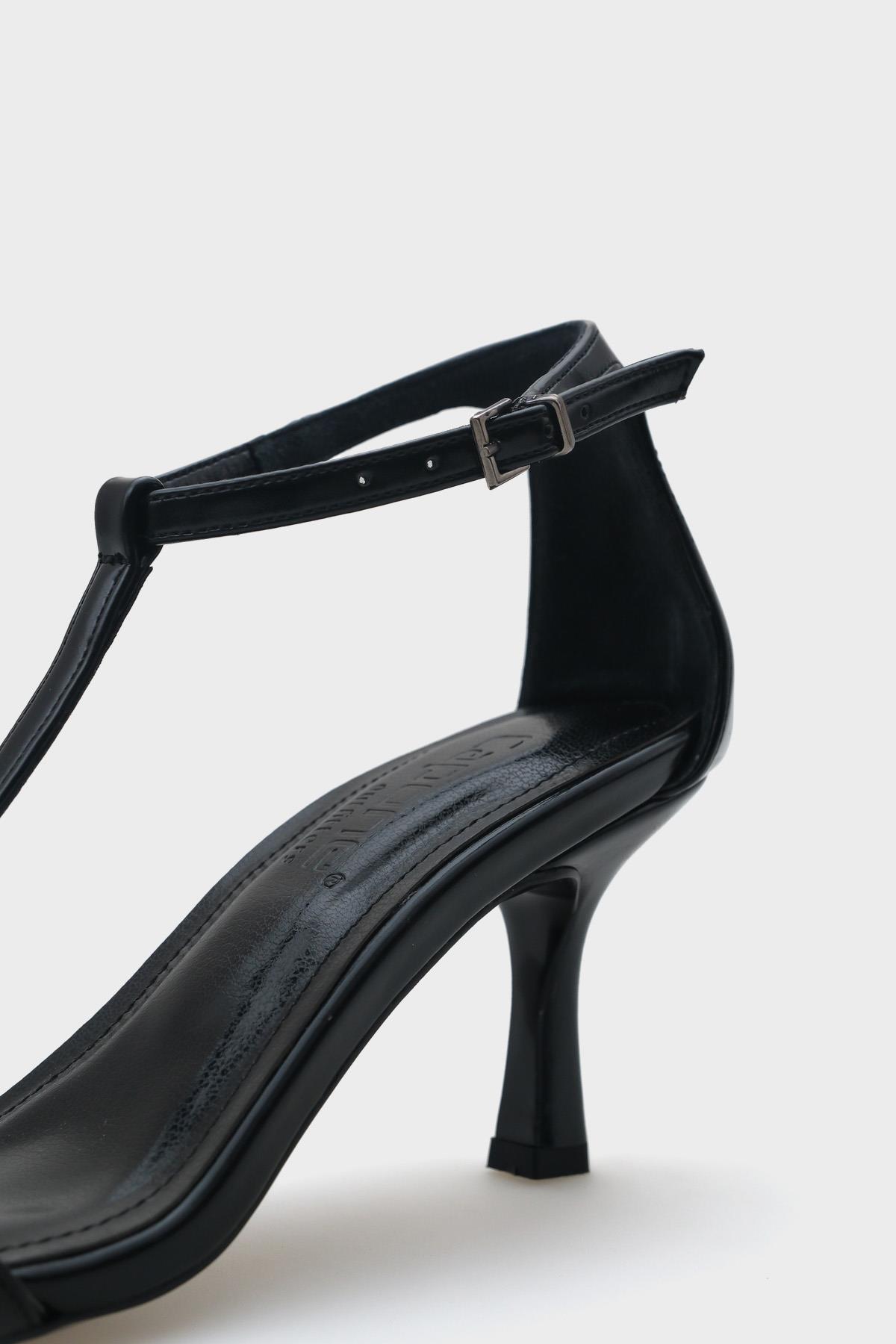 Capone Mid Heel Ankle Strap Women Black Sandals