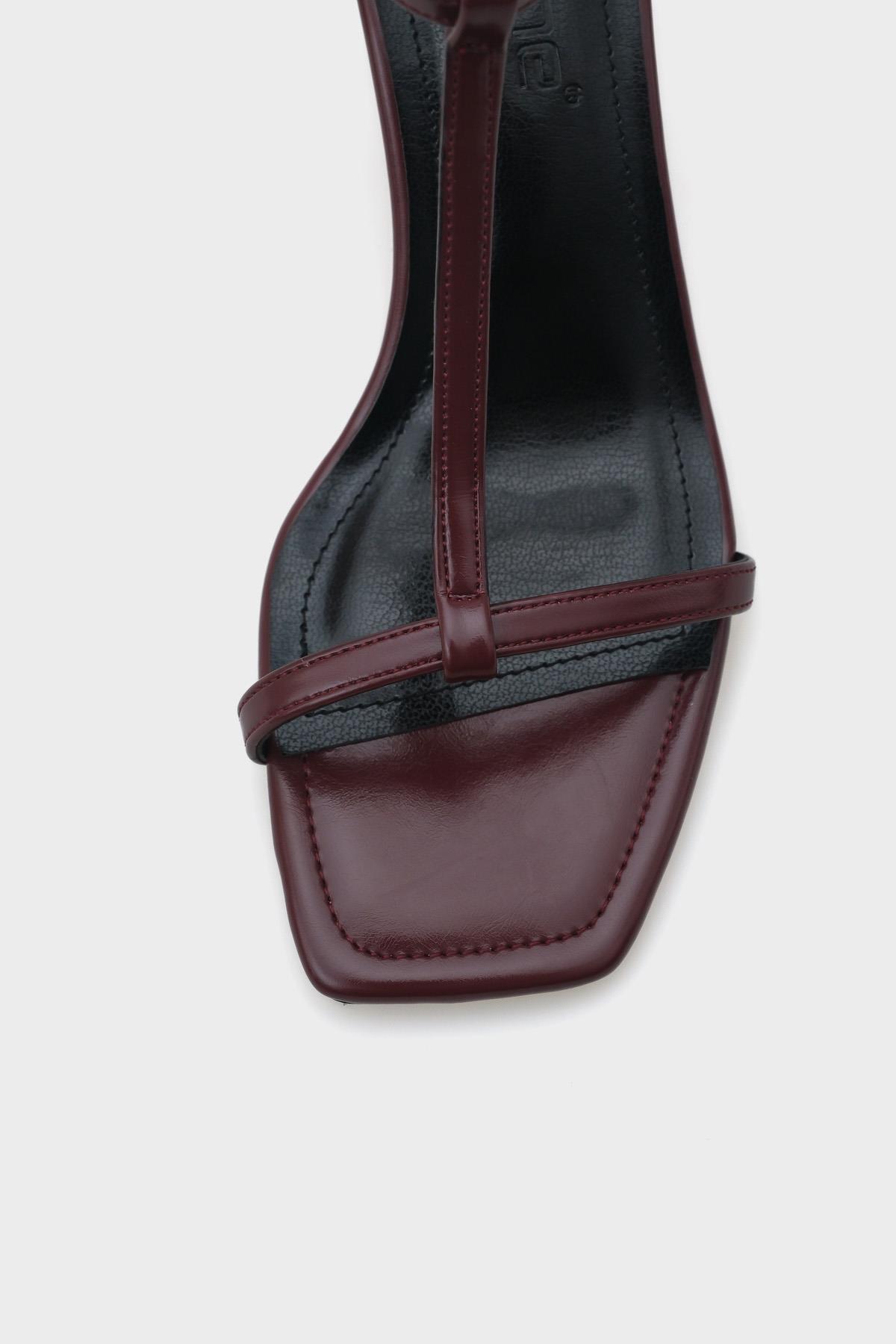 Capone Mid Heel Ankle Strap Women Burgundy Sandals