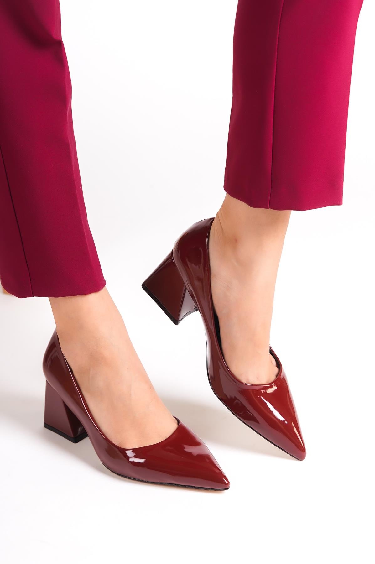 Capone Mid Heel Soft Padded Insole Women Burgundy Shoes