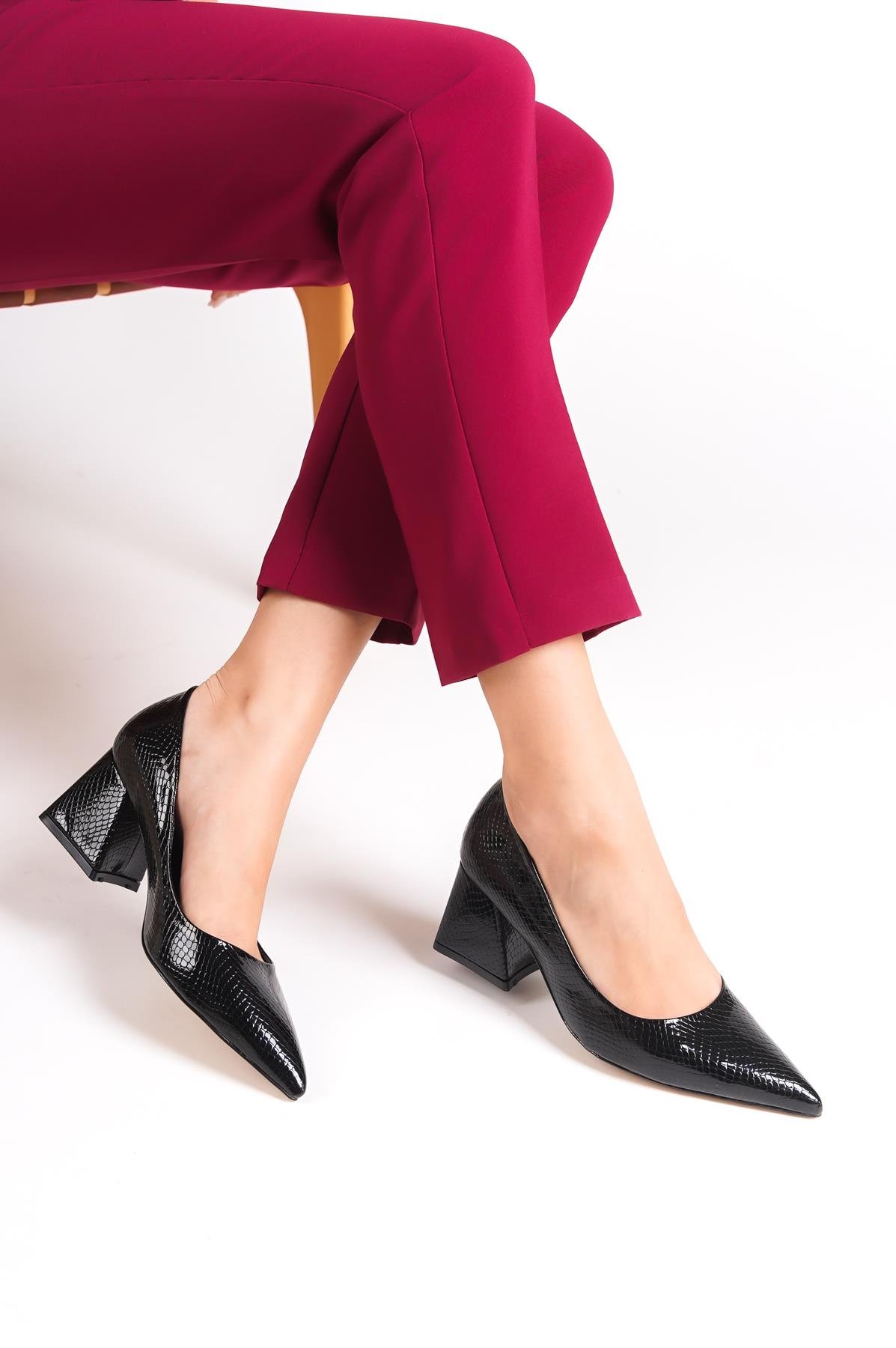 Capone Mid Heel Soft Padded Insole Women Black Shoes