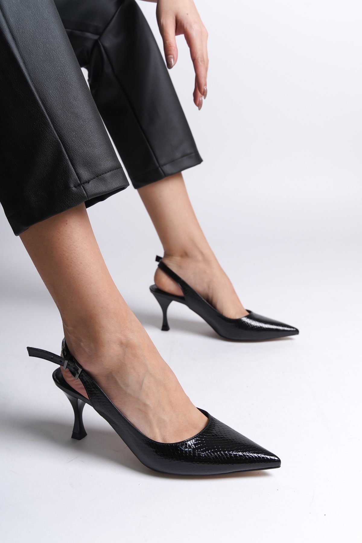Capone Mid Heel Stiletto