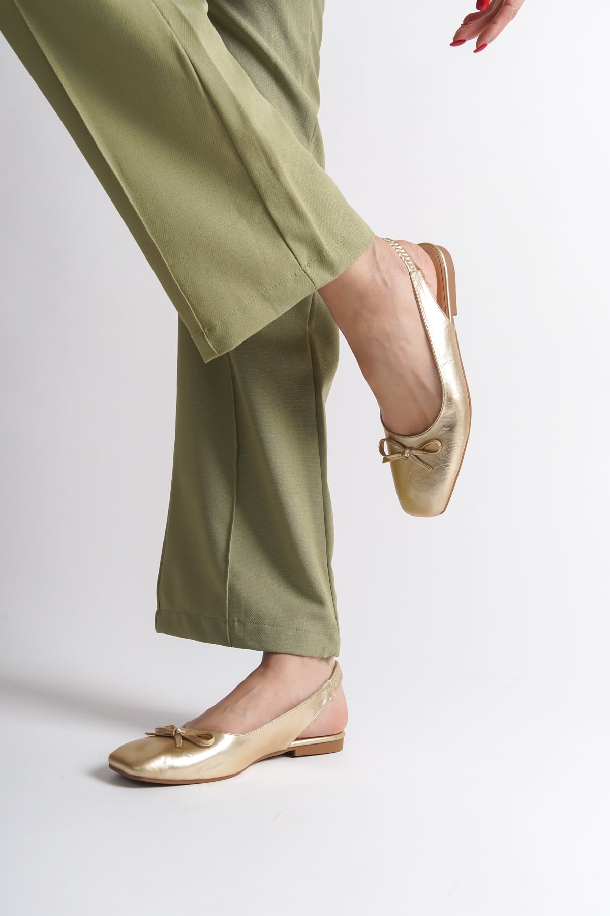 Capone Open Back Blunt Toe Bow Detailed Elastic Back Women Gold Ballerinas
