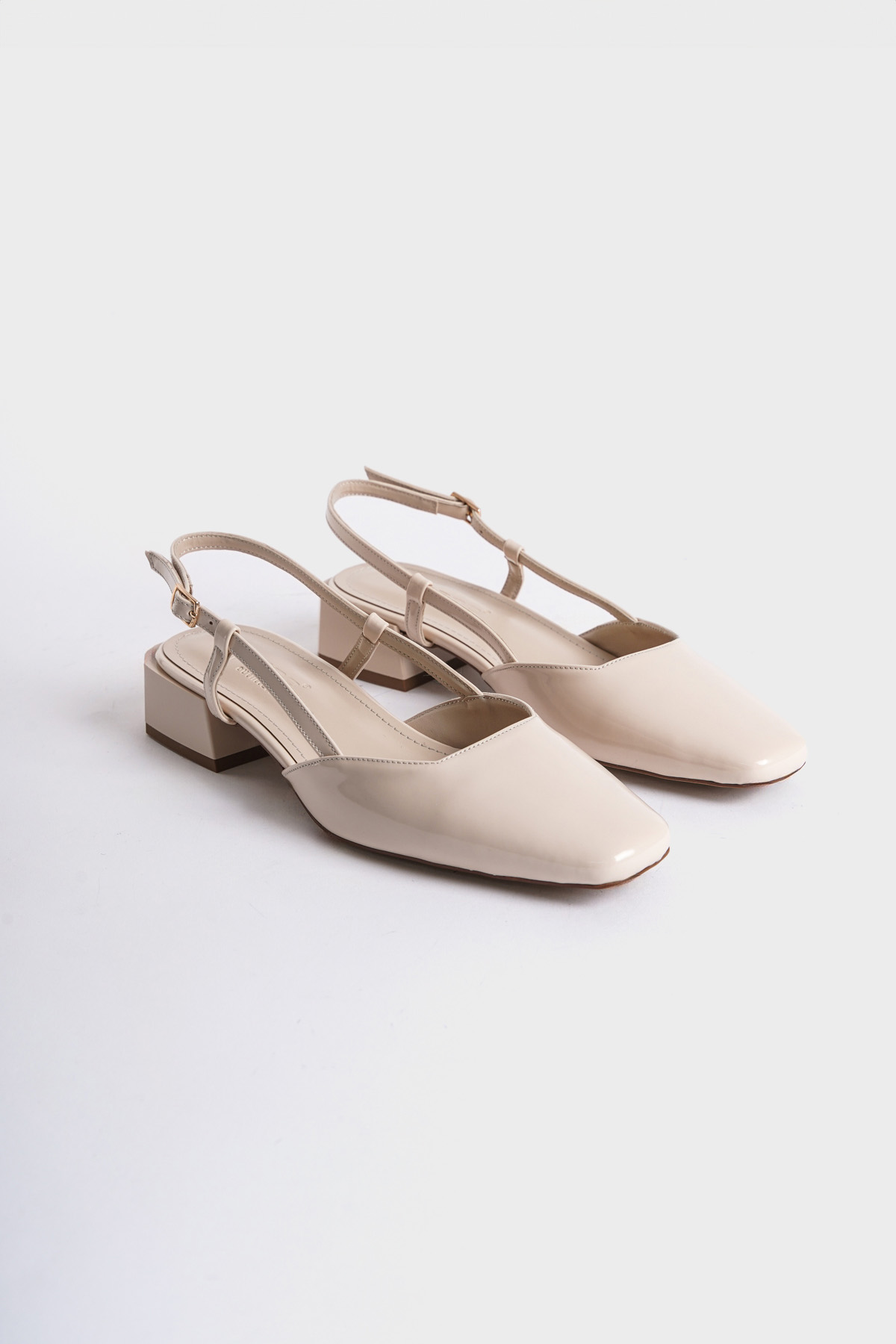 Capone Open Back Blunt Toe Thick Heeled Patent Leather Women Patent Ecru Shoes