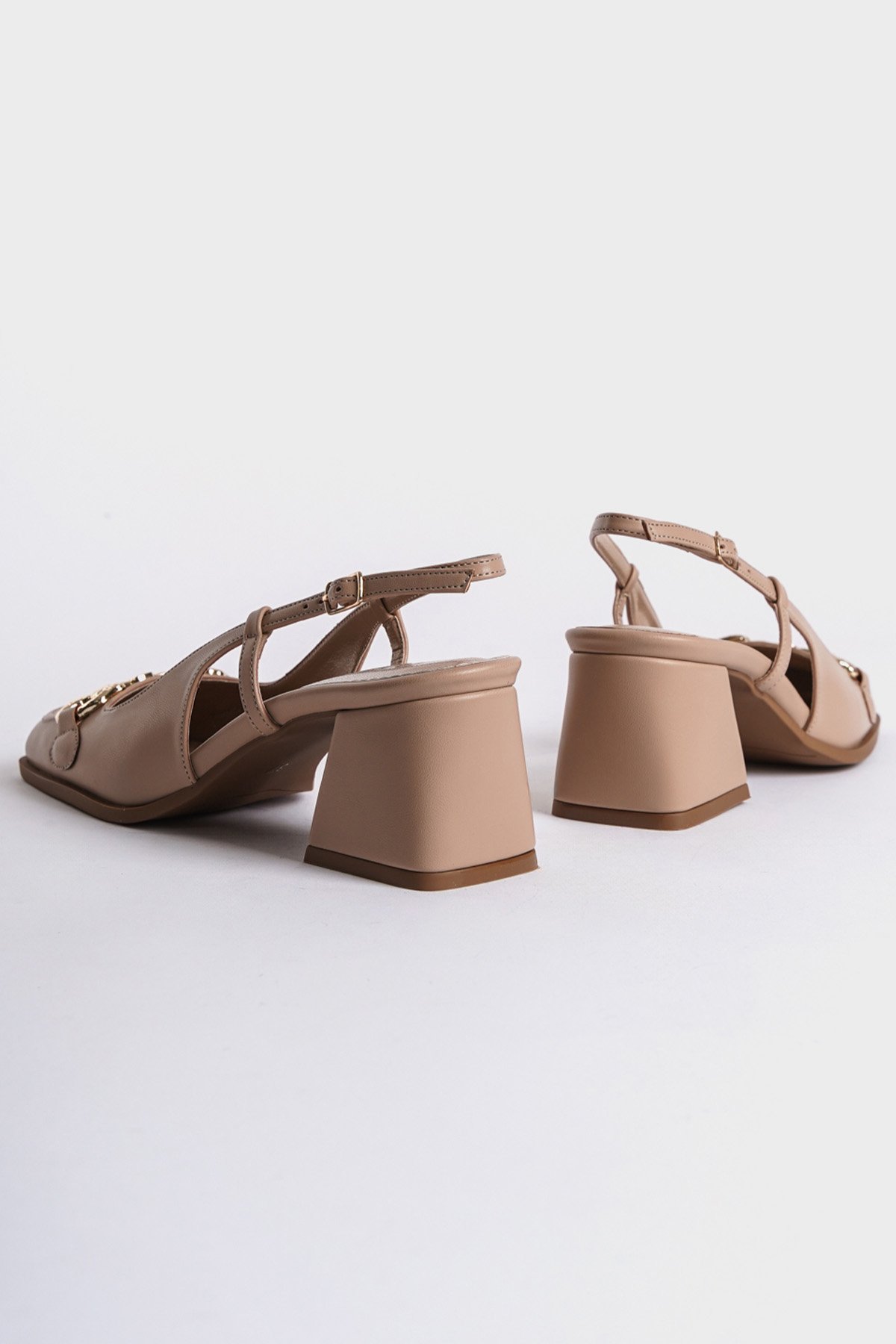 Capone Open Back Blunt Toe Thick Heeled Buckled Women Beige Shoes