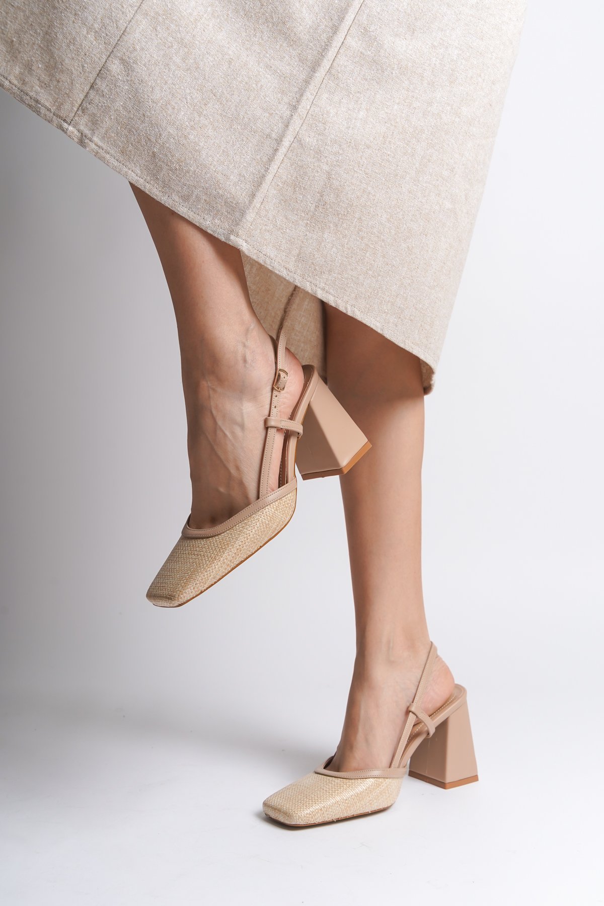 Capone Open Back Blunt Toe Thick Heeled Wicker Women Beige Shoes