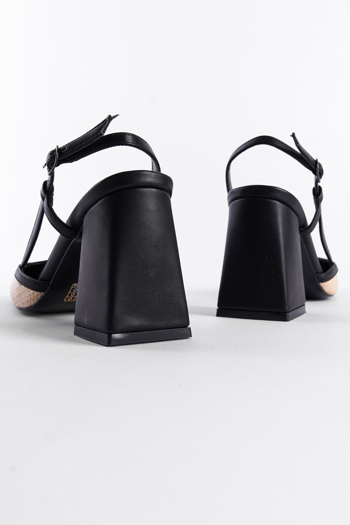 Capone Open Back Blunt Toe Thick Heeled Wicker Women Black Shoes