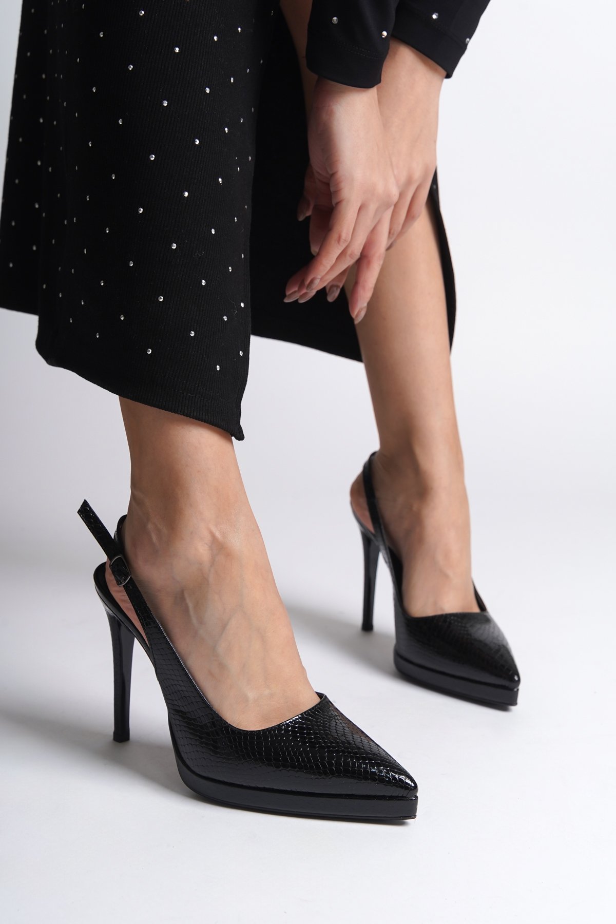 Capone Open Back Pointed Toe High Heeled Women Metallic Black Platform Shoes