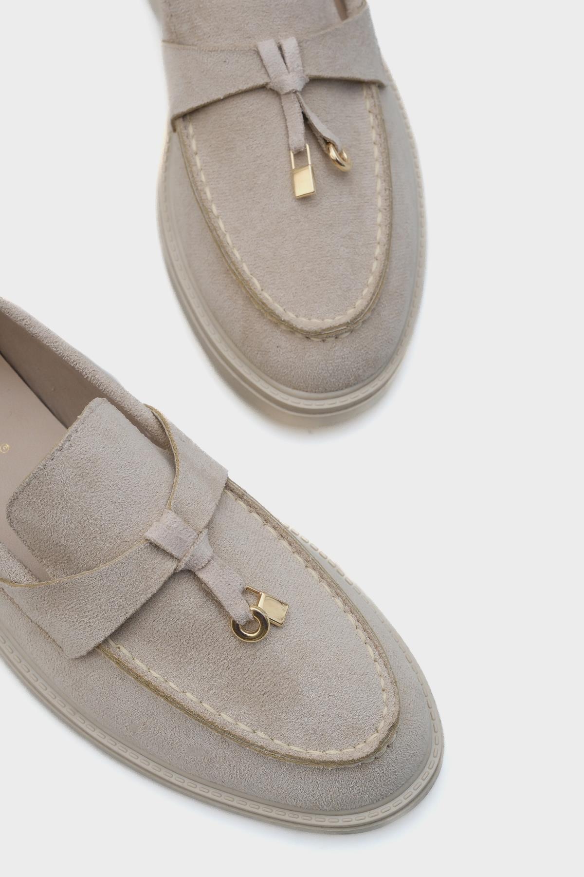 Capone Outfitters 001 Women Beige Loafer