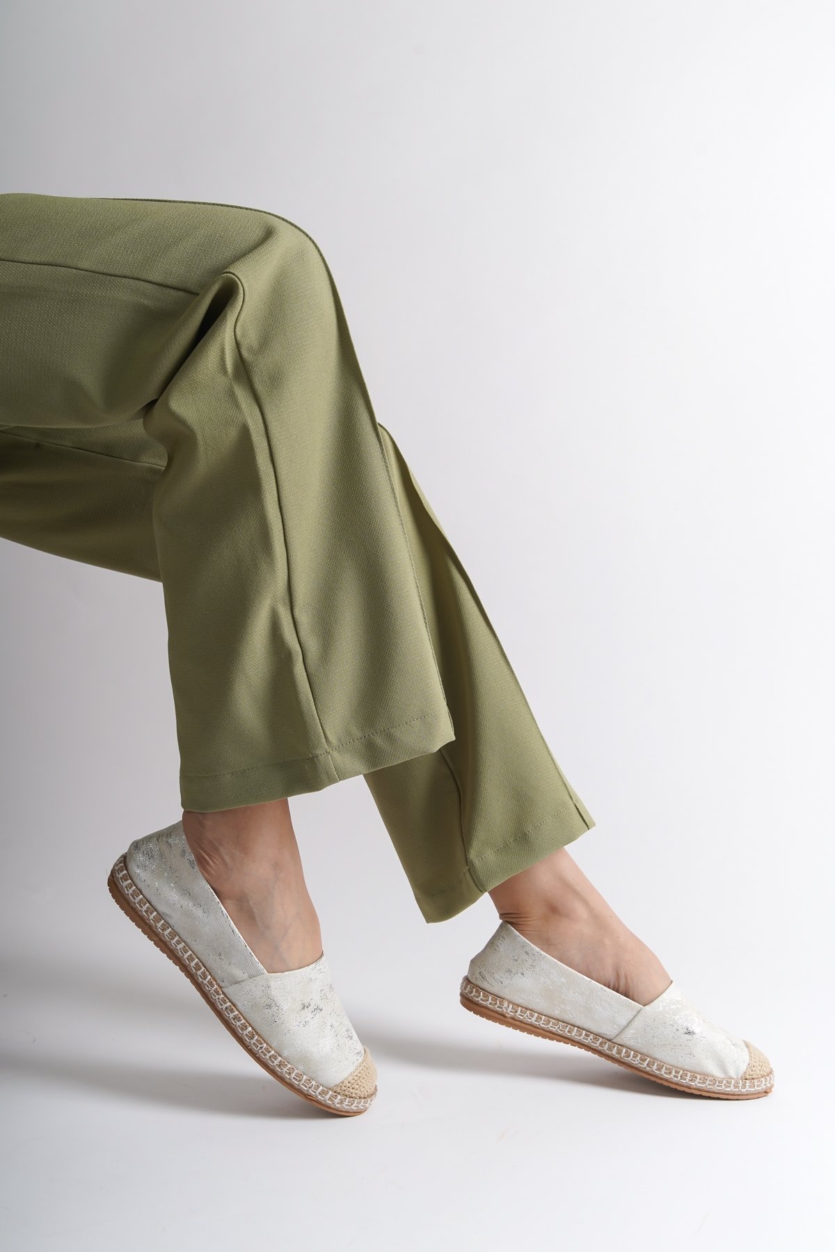 Capone Outfitters 001 Women White Espadrille