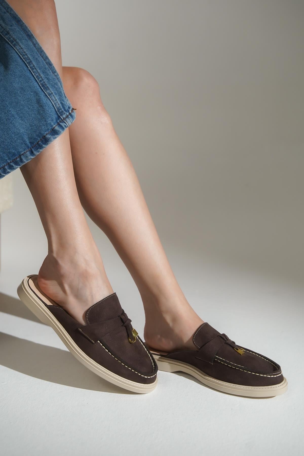 Capone Outfitters 003 Women Brown Sandal
