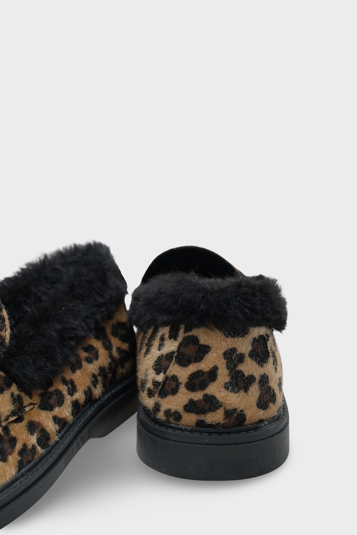 Capone Outfitters 004 Women Leopard Furry Loafer