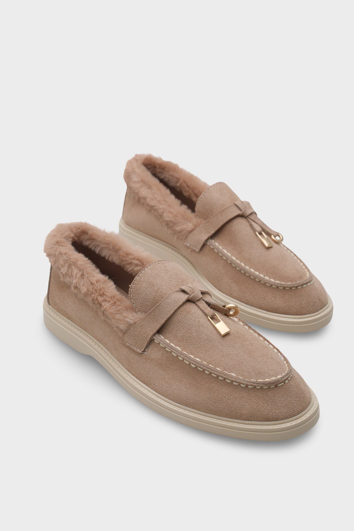 Capone Outfitters 004 Women Sued Mink Loafer