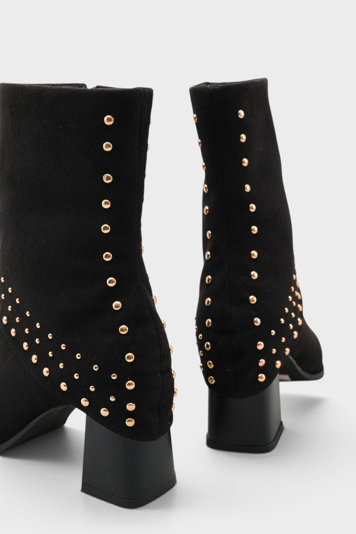 Capone Outfitters 102 Women Sued Black Boot