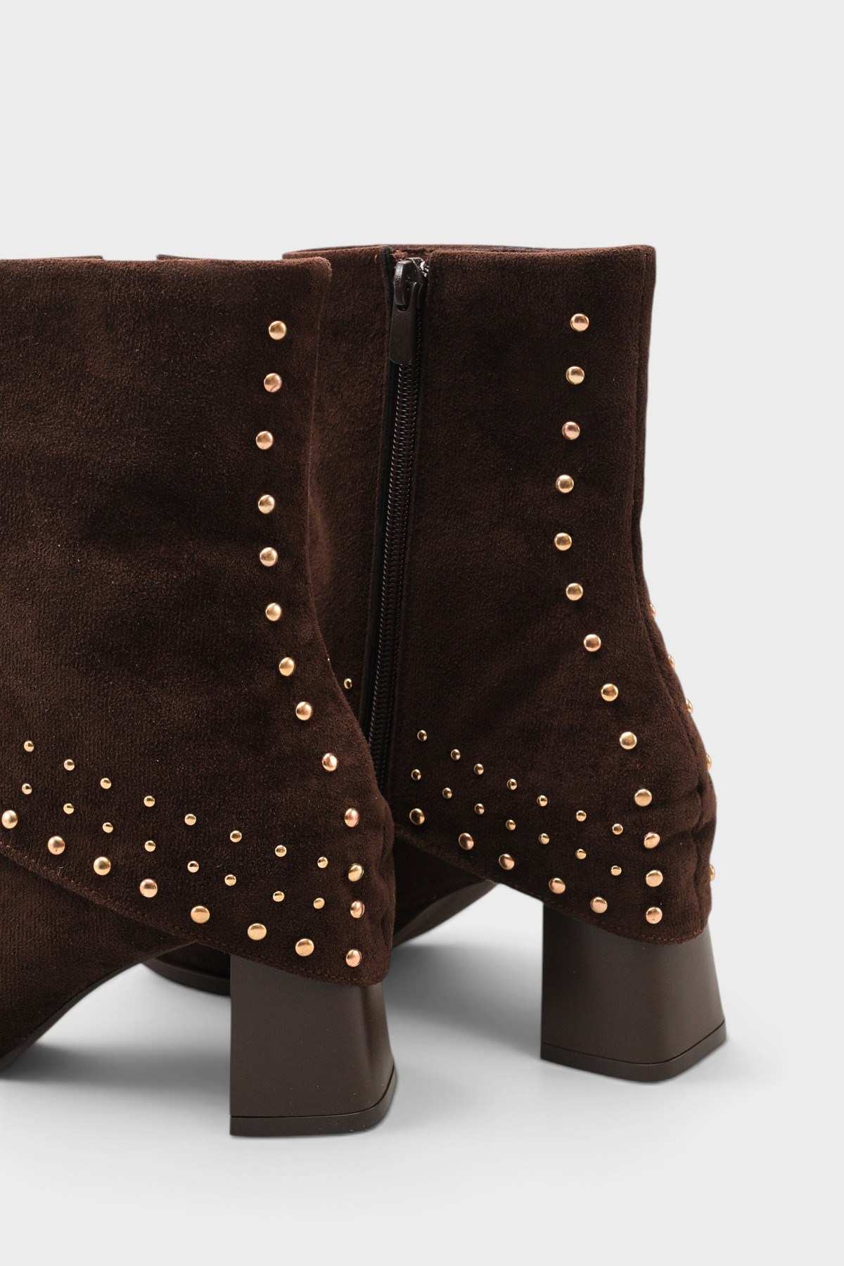 Capone Outfitters 102 Women Sued Brown Boot