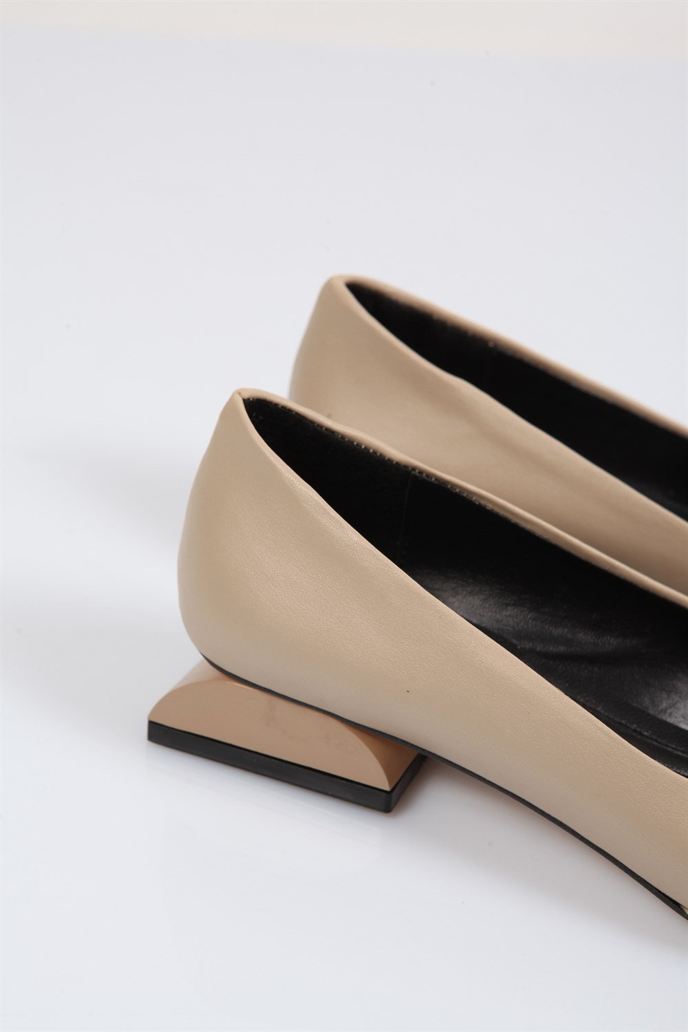 Capone Outfitters 1061 Women Nude Ballerina