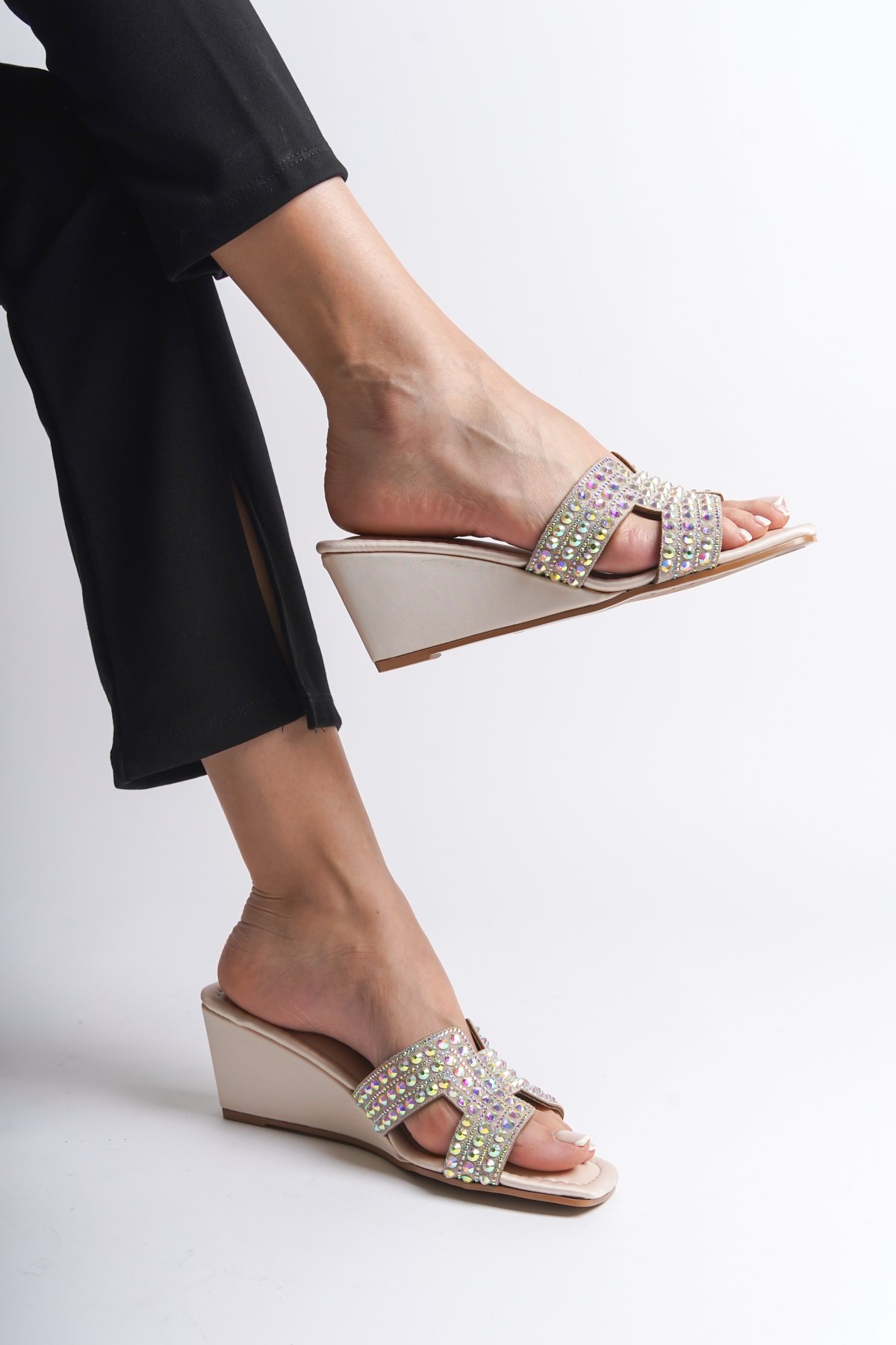 Capone Outfitters 1104 Women Beige Sandal