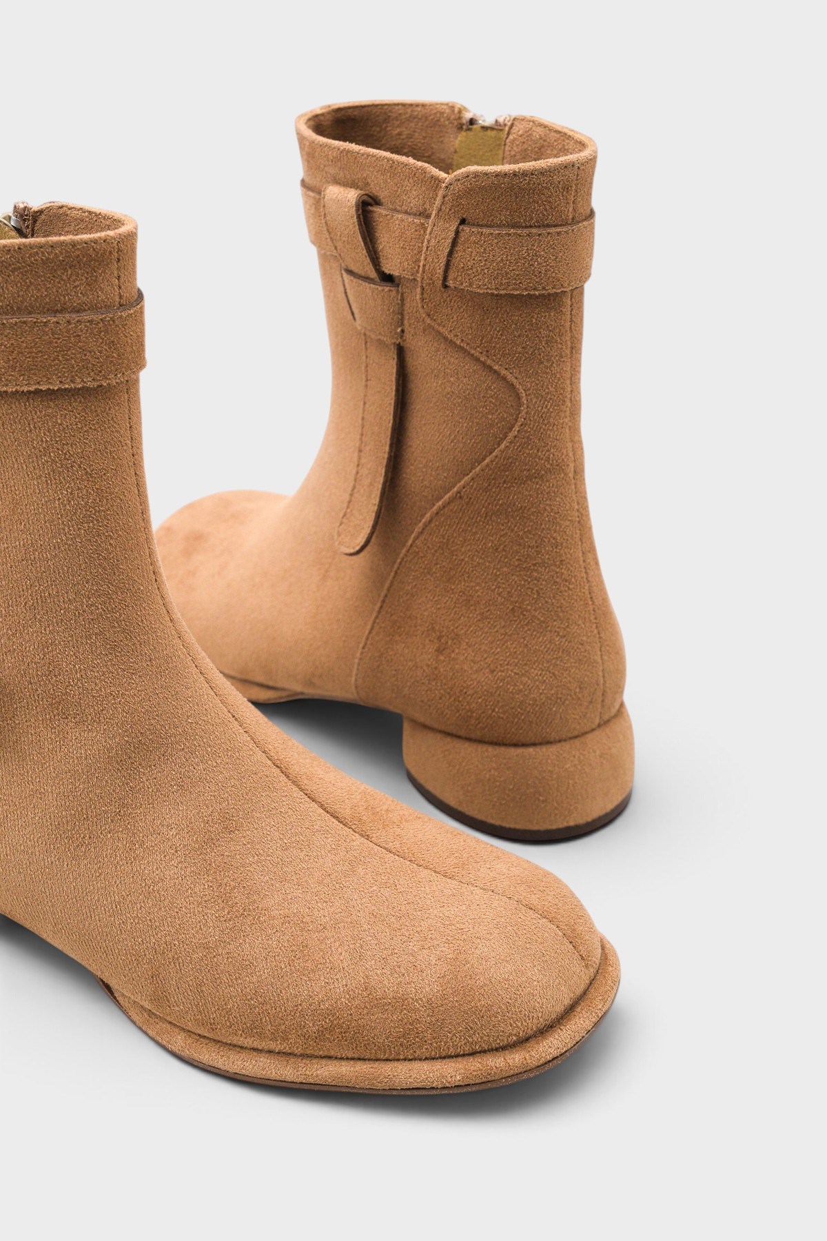 Capone Outfitters 201 Women Sued Mink Boot