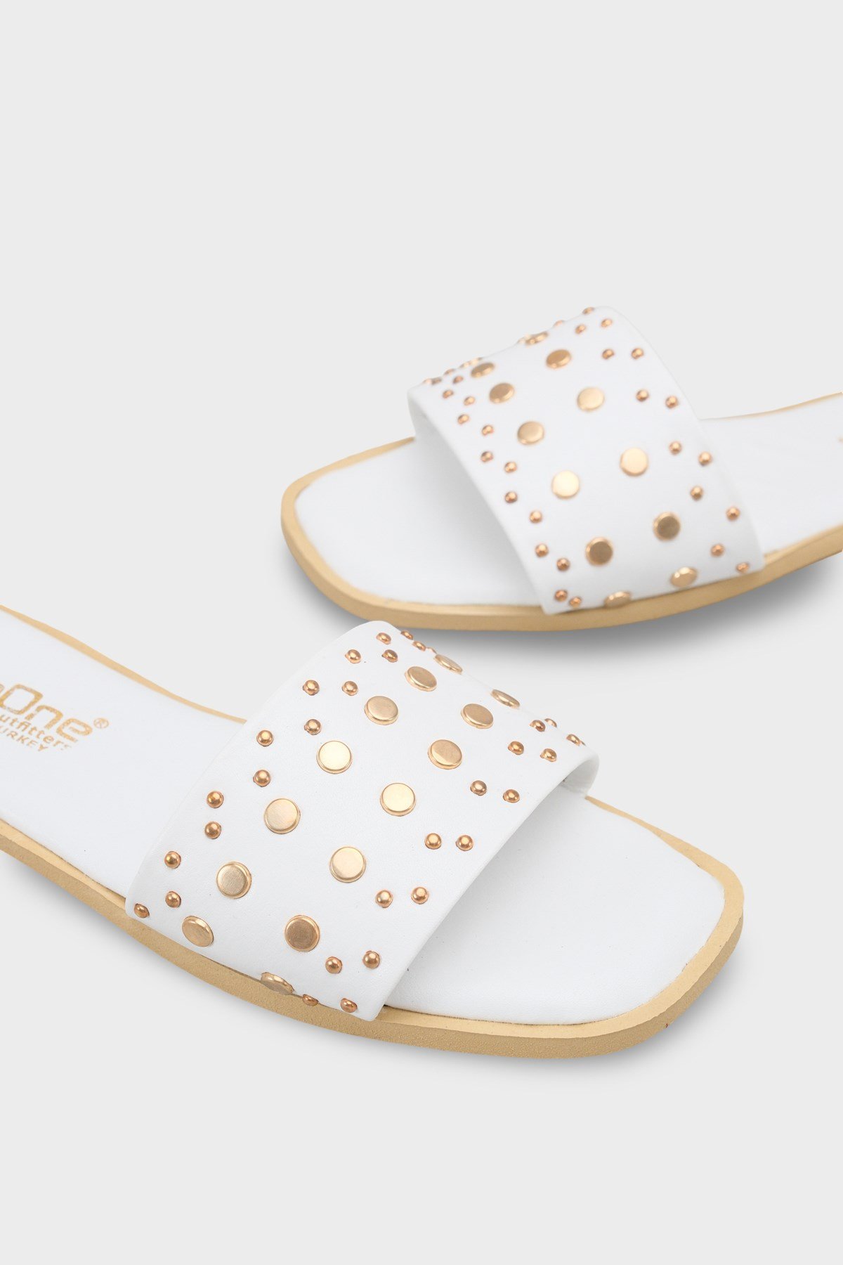 Capone Outfitters 2644 Women White Sandal
