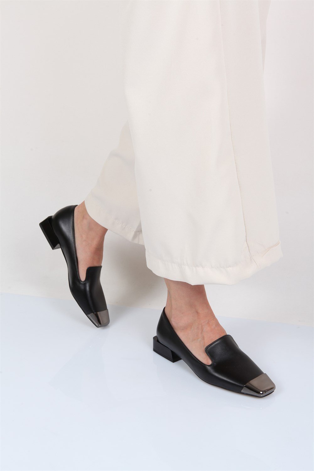 Capone Outfitters 5463623 Women Black Ballerina