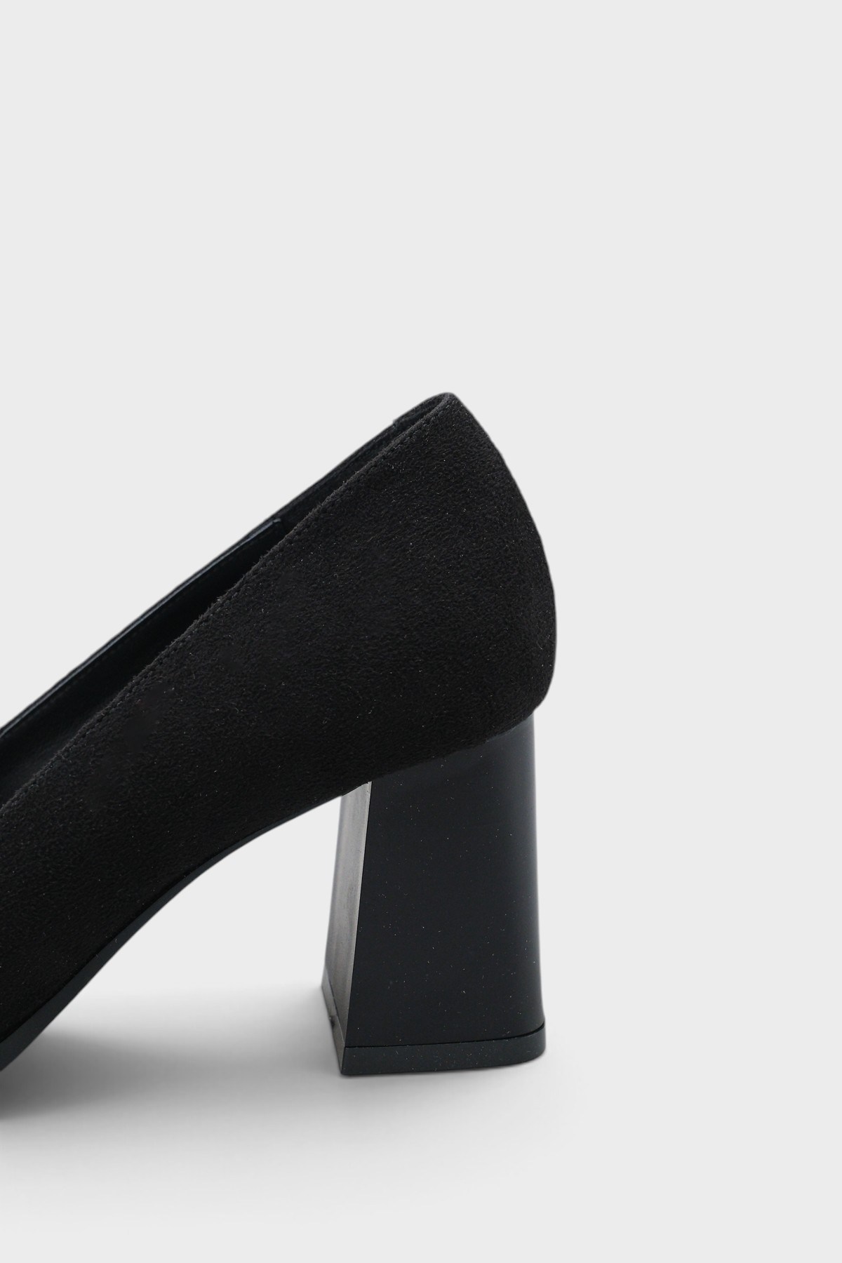 Capone Outfitters 603 Women Sued Black Heeled