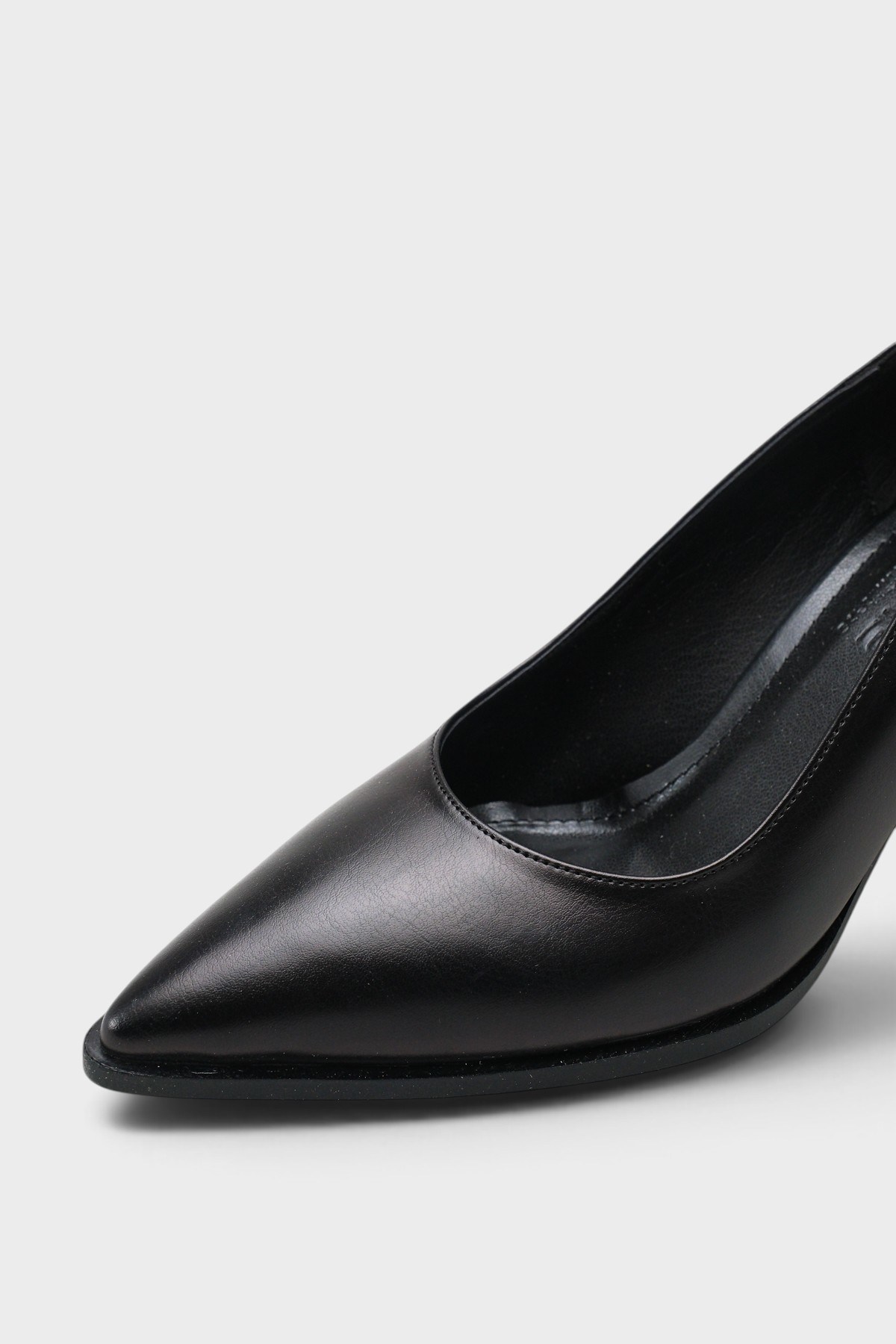 Capone Outfitters 606 Women Black Heeled