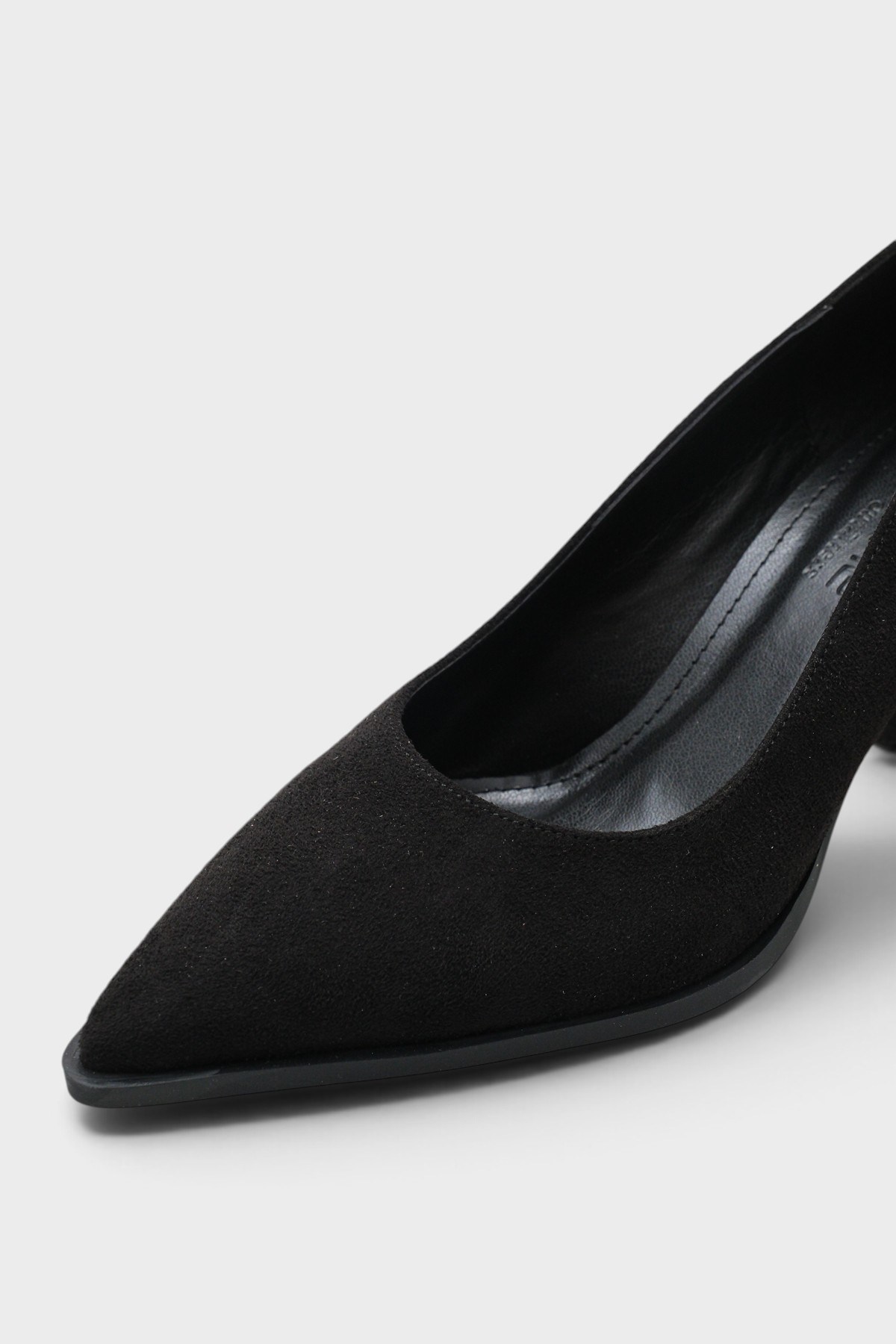 Capone Outfitters 606 Women Sued Black Heeled