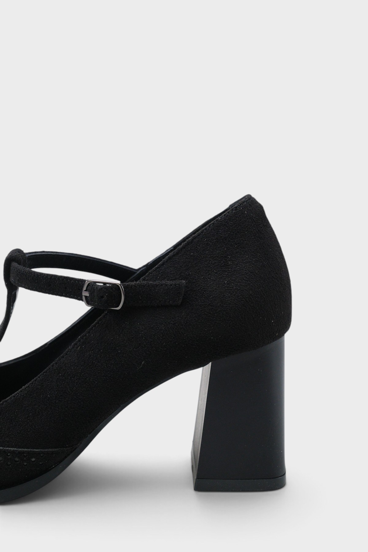 Capone Outfitters 608 Women Sued Black Heeled