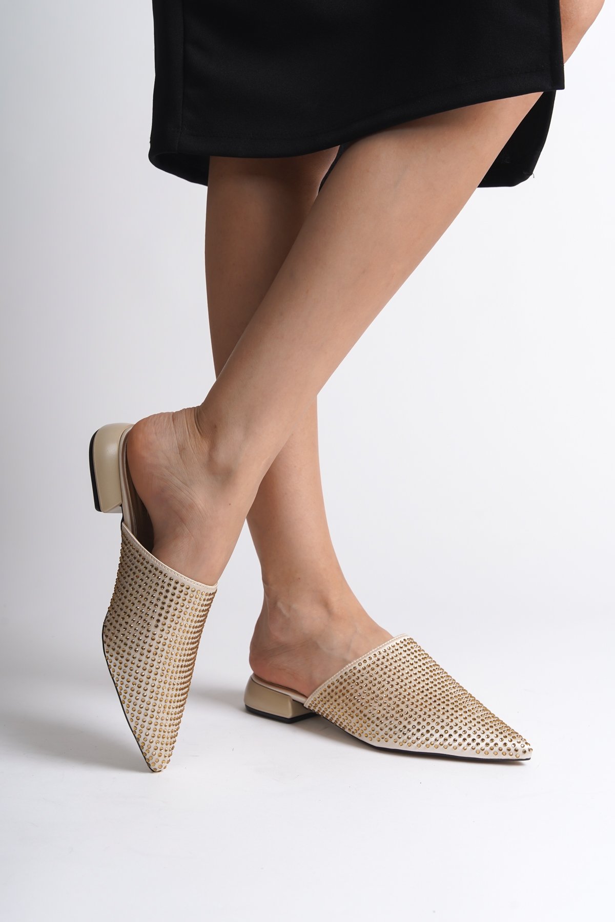 Capone Outfitters 726 Women Gold Sandal