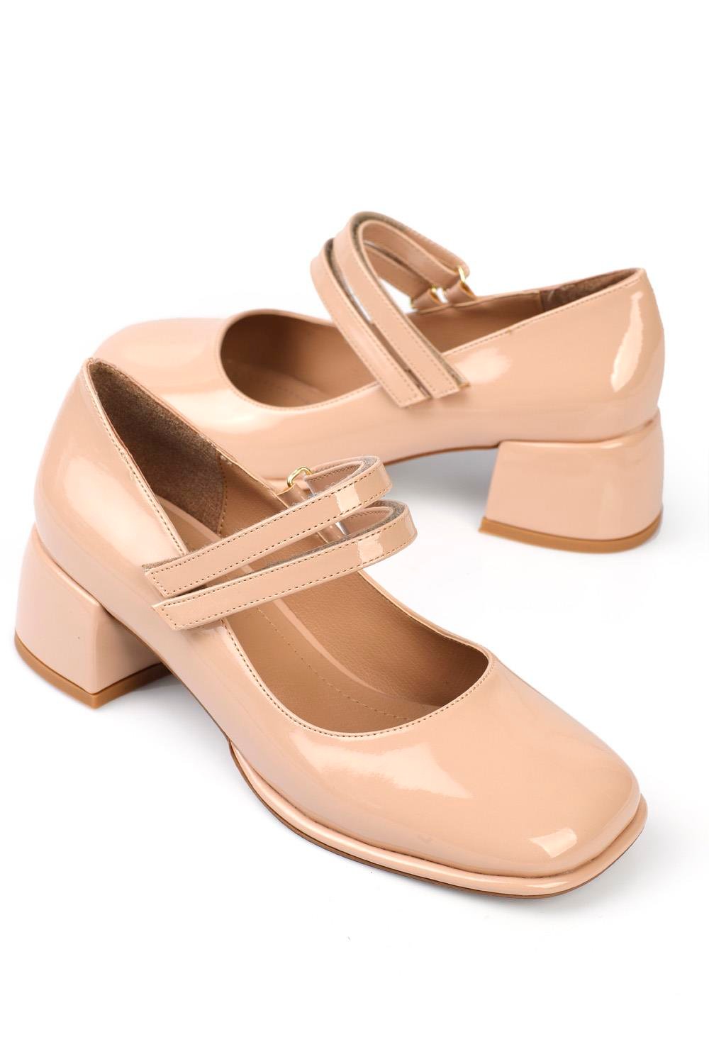 Capone Outfitters 727 Women Patent Ecru Heeled