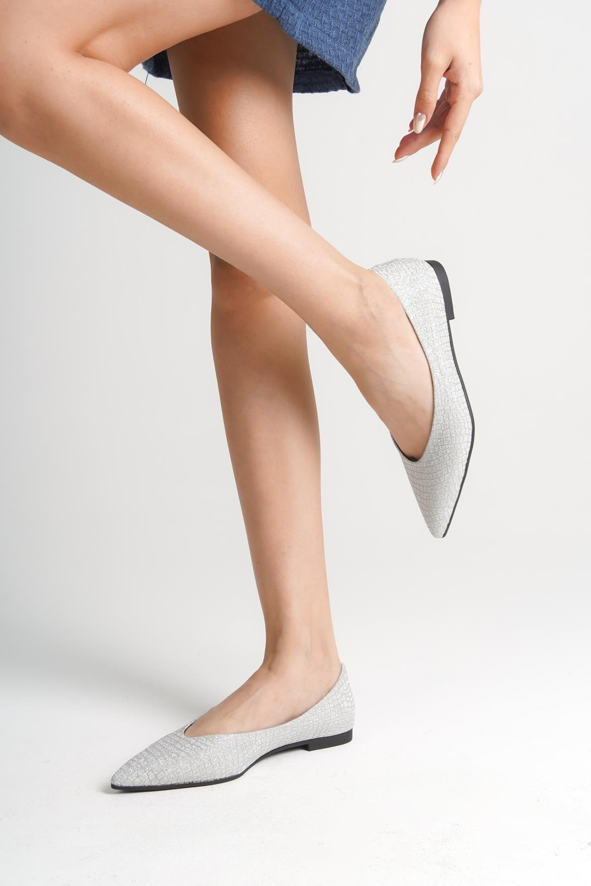 Capone Outfitters 805 Women Silver Ballerina