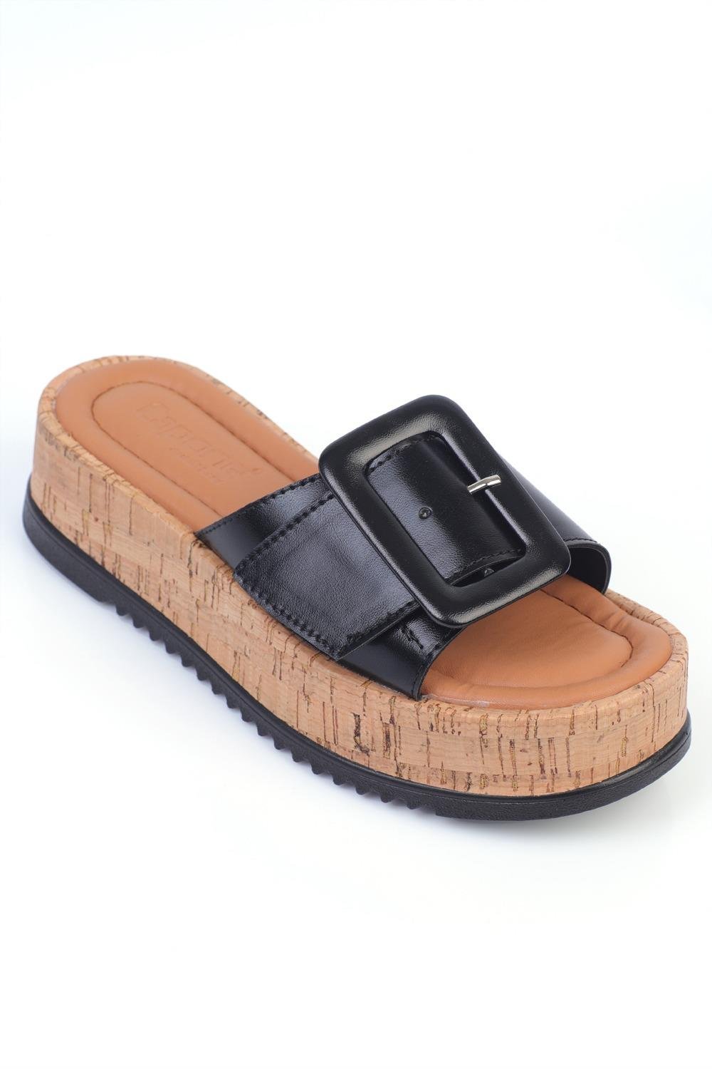 Capone Outfitters 83 Women Metallic Black Sandal