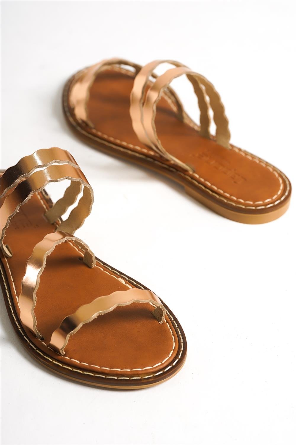 Capone Outfitters 849 Women Rose Sandal