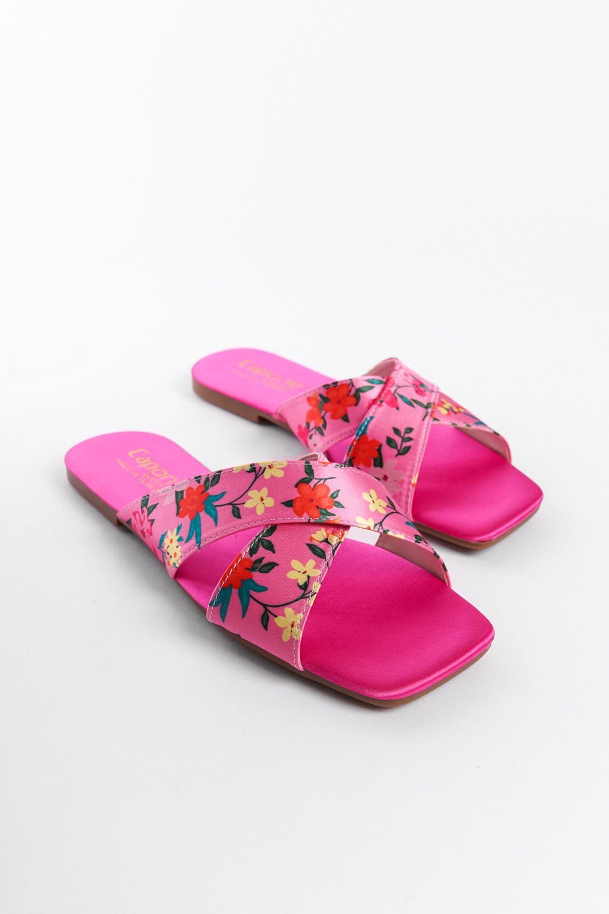 Capone Outfitters 8610 Women Fuchsia Sandal
