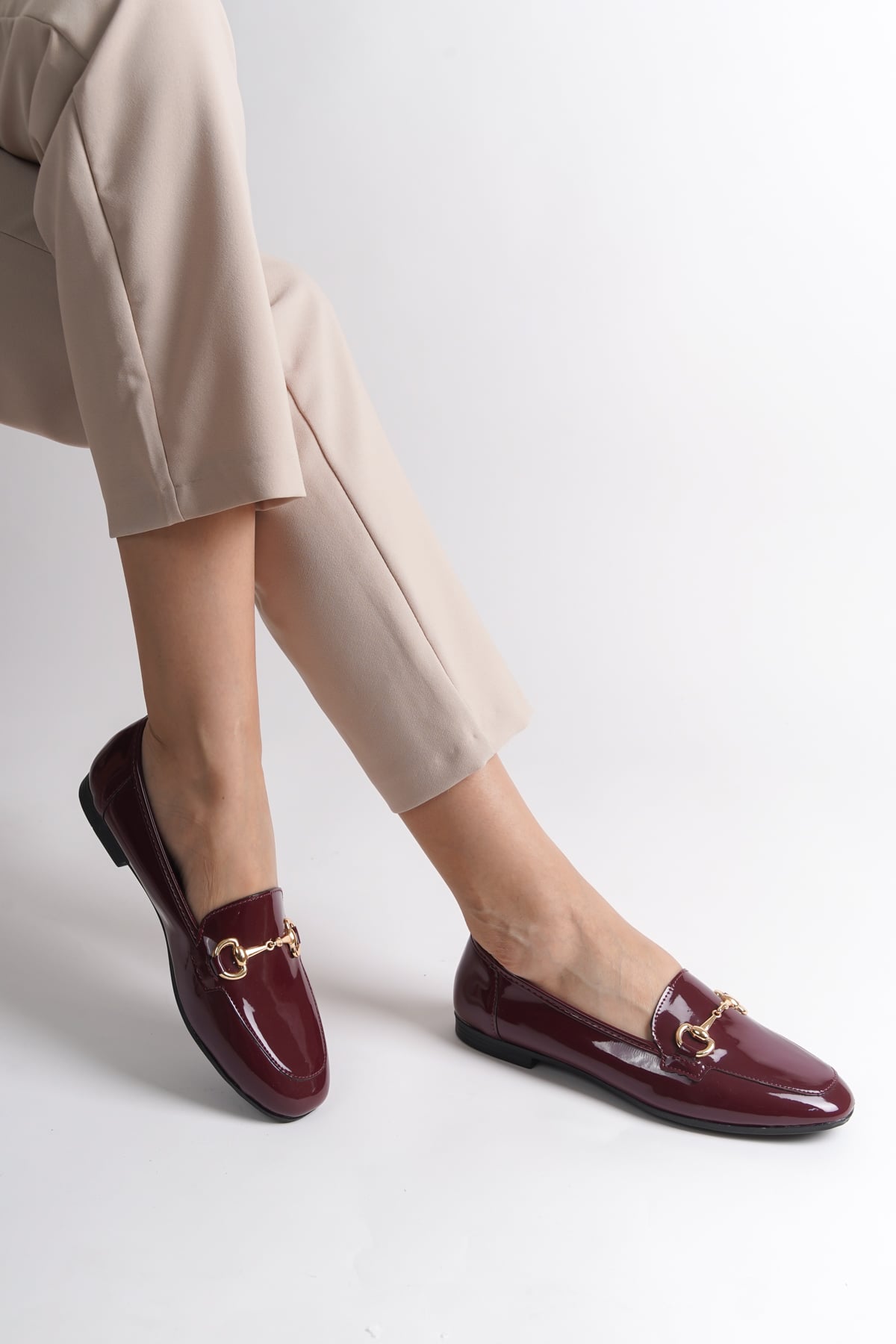 Capone Outfitters B22 Women Patent Burgundy Ballerina