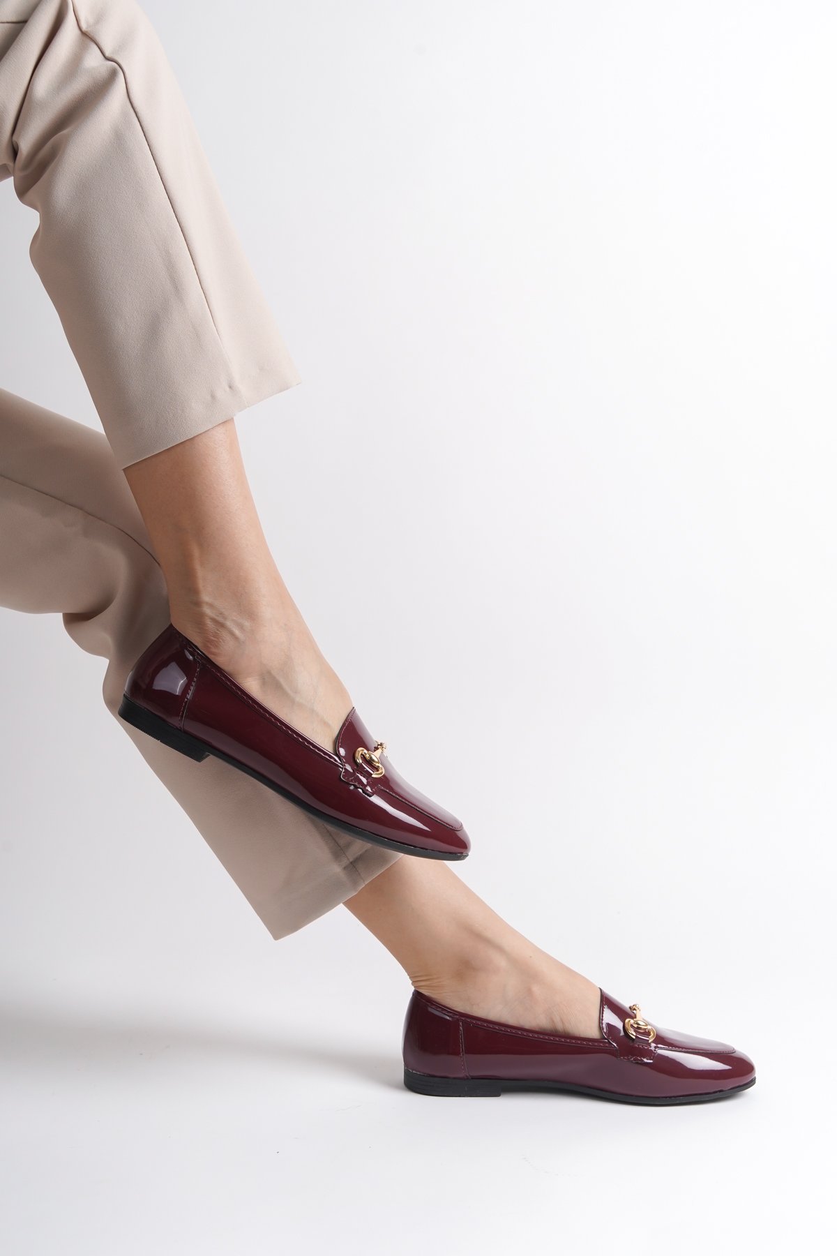 Capone Outfitters B22 Women Patent Burgundy Ballerina