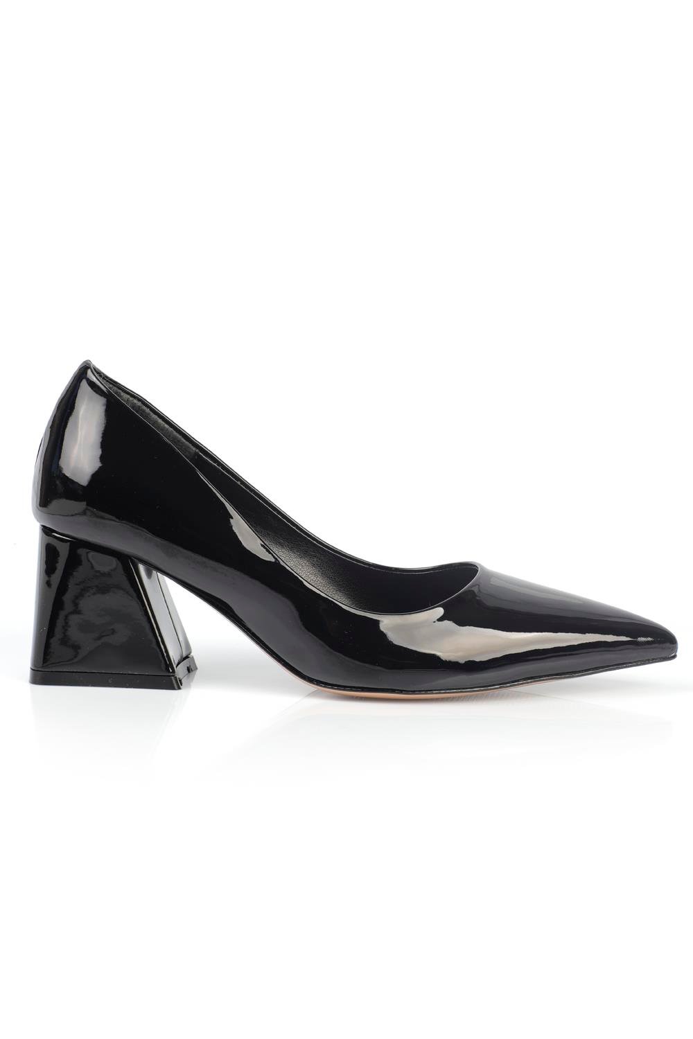 Capone Outfitters F101 Women Black Heeled